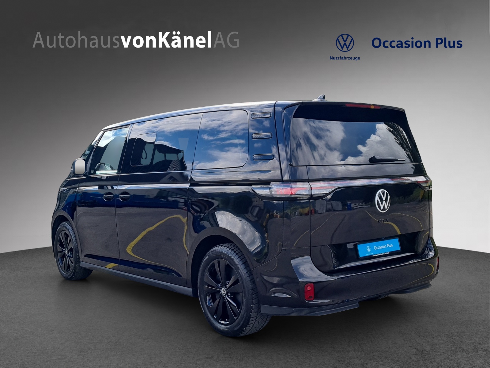 VW ID.Buzz LWB GTX 4 Motion-image-2