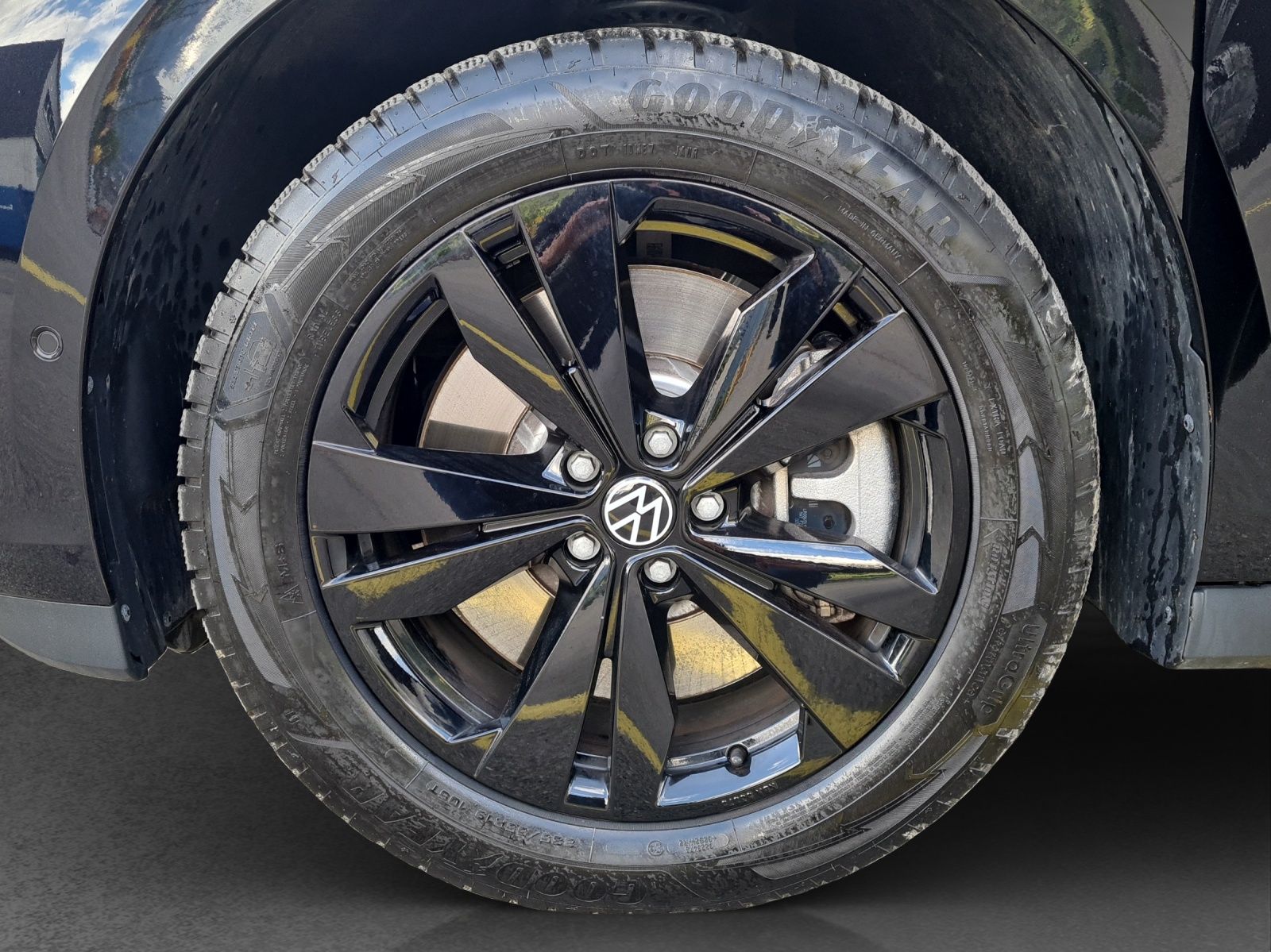 VW ID.Buzz LWB GTX 4 Motion-image-11