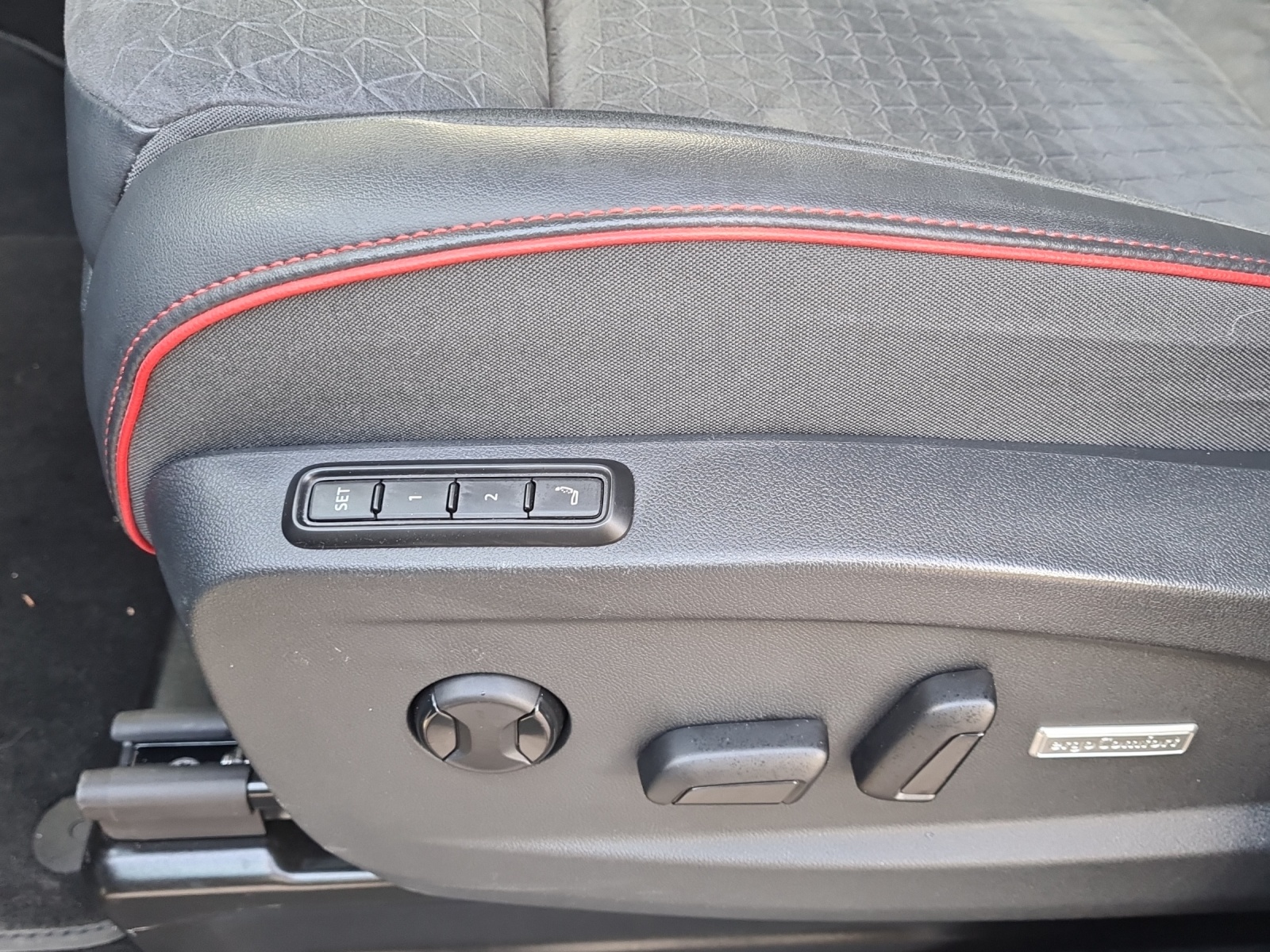 VW ID.Buzz LWB GTX 4 Motion-image-12