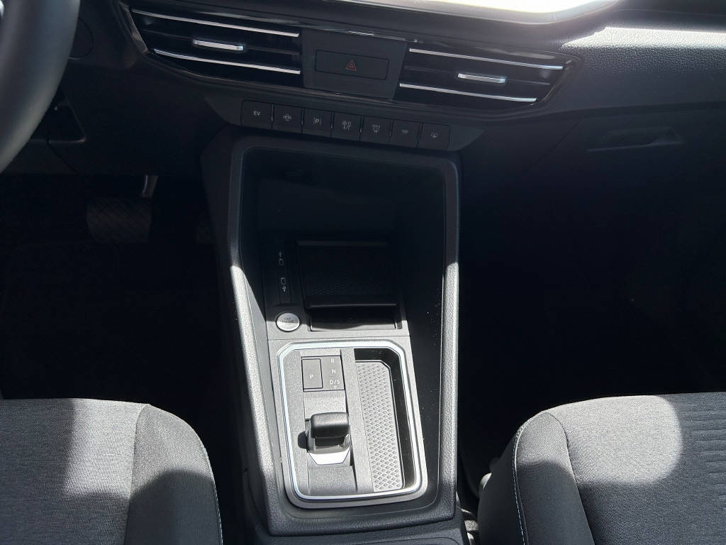 FORD TOURNEO CONNECT Grand 1.5 EcoBoost 150 Active PHEV-image-12
