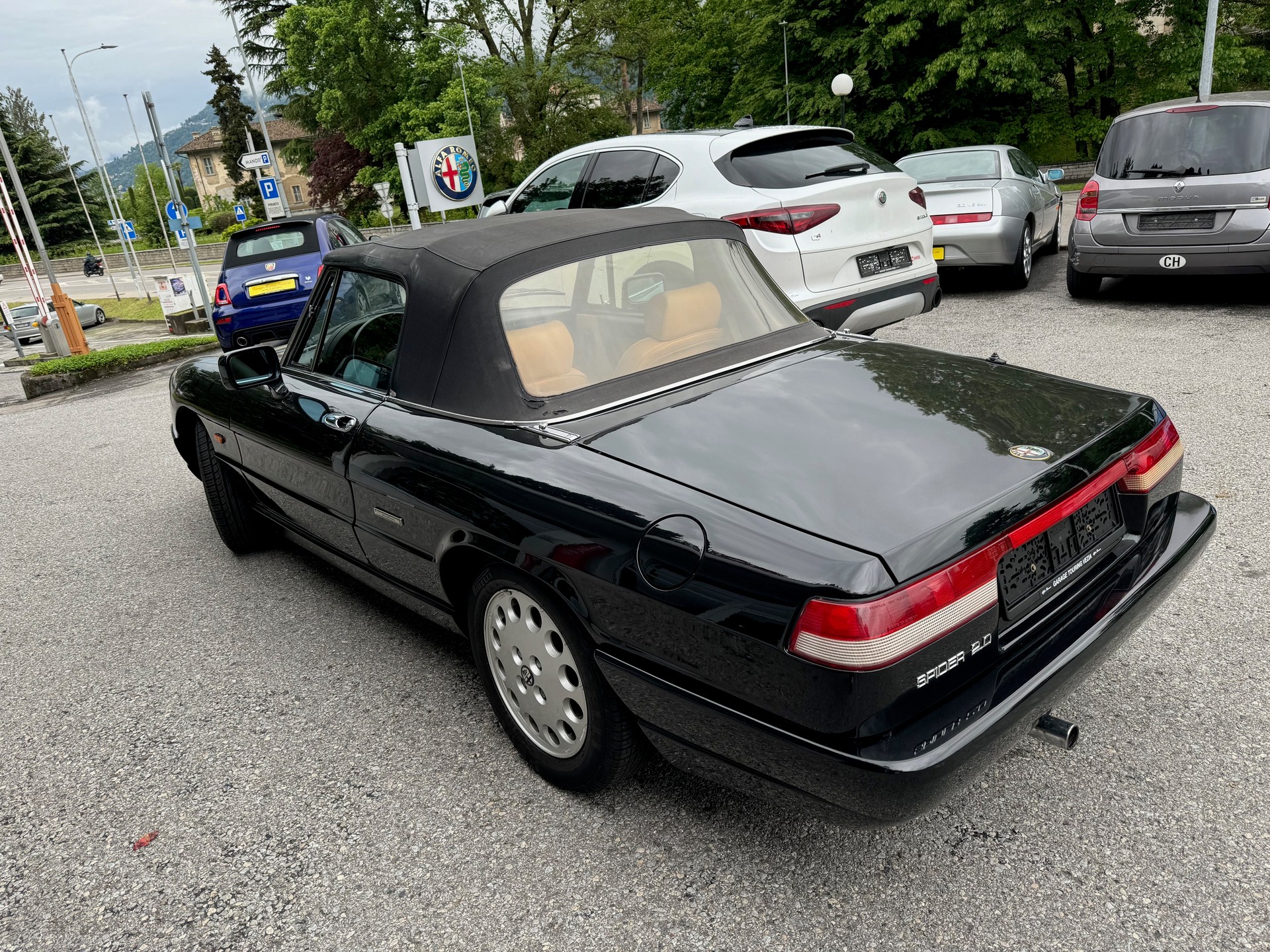 ALFA ROMEO Spider 2.0-showroom-element-1