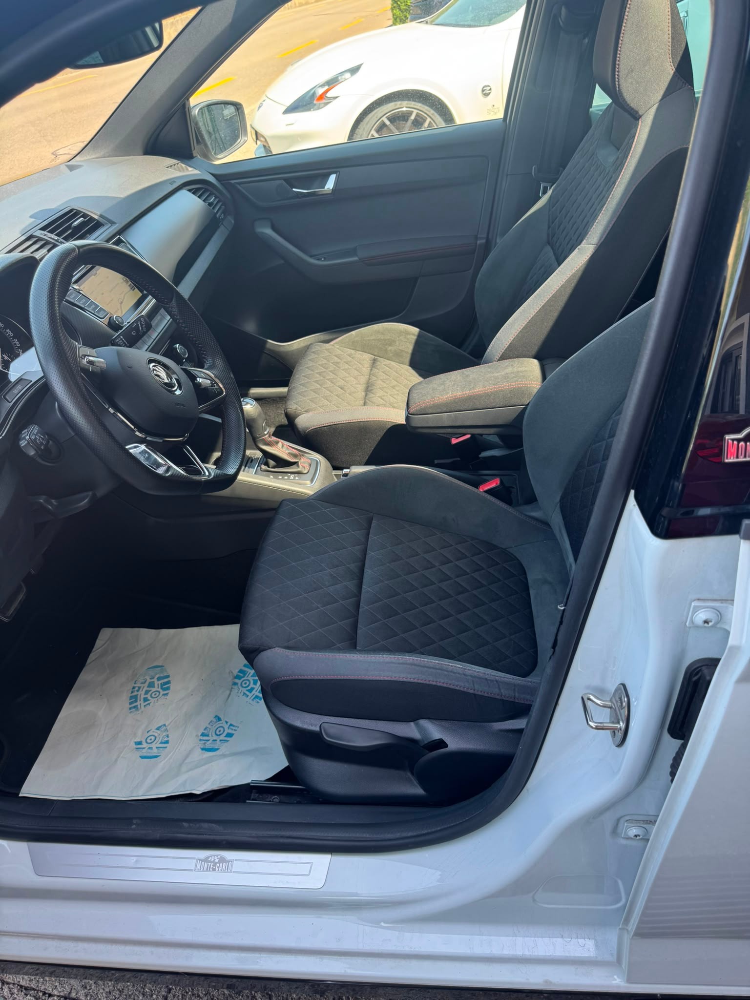 SKODA Fabia 1.0 TSI Monte Carlo DSG-image-10