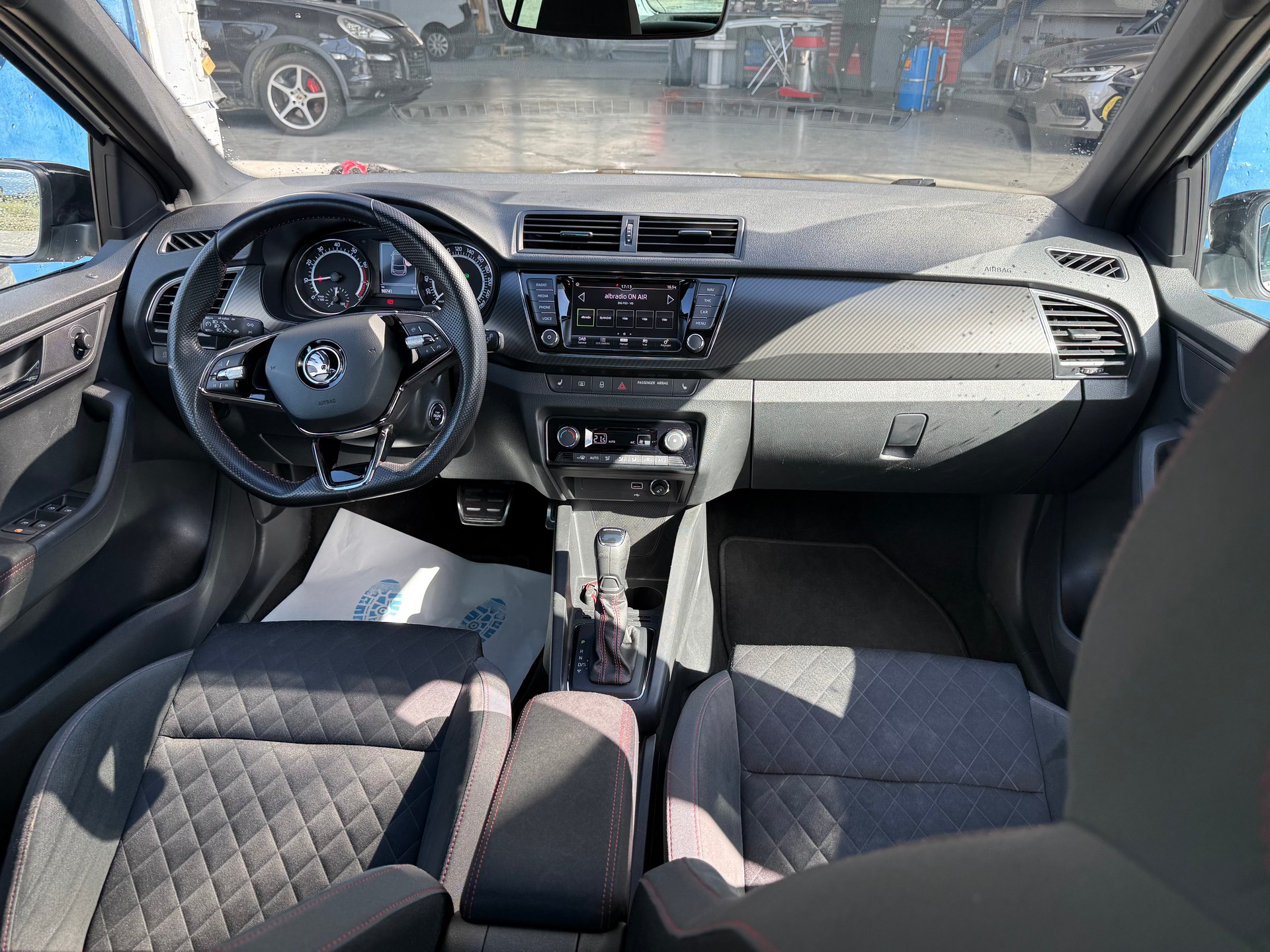 SKODA Fabia 1.0 TSI Monte Carlo DSG-image-4