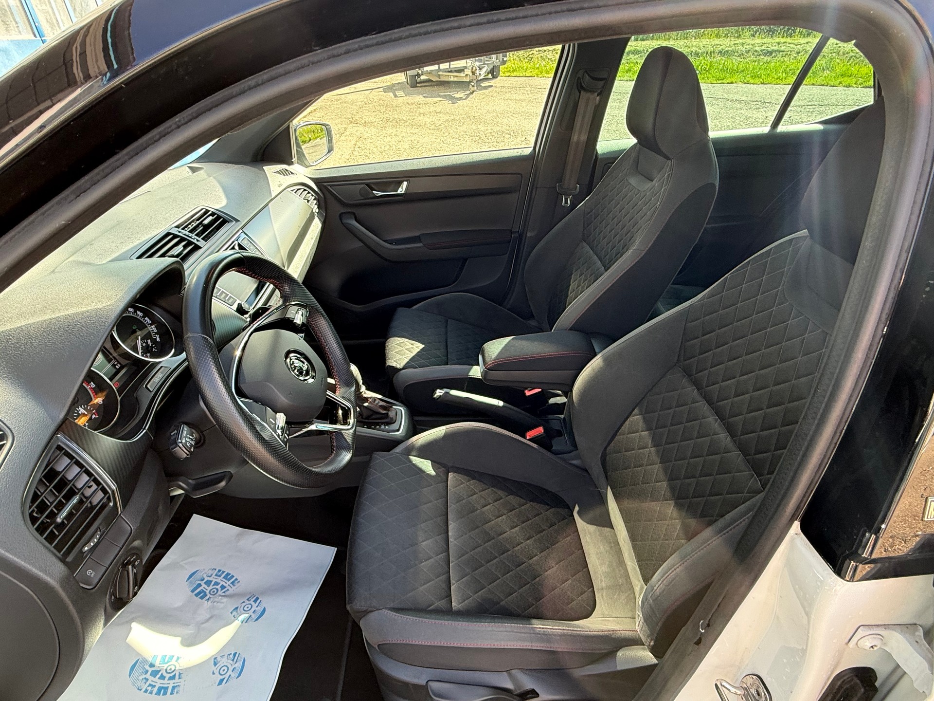 SKODA Fabia 1.0 TSI Monte Carlo DSG-image-5