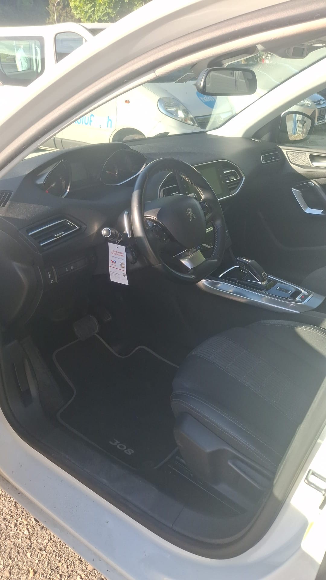 PEUGEOT 308 SW 1.5 BlueHDI Allure EAT8-image-5