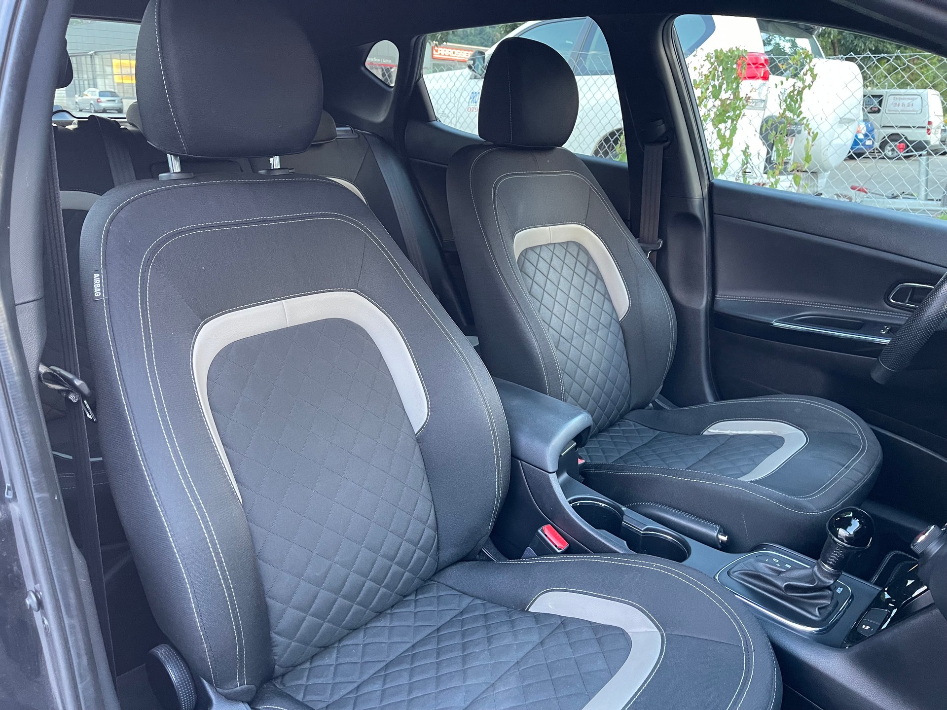 KIA Cee'd 1.6 CRDi Swiss Champion DCT-image-23