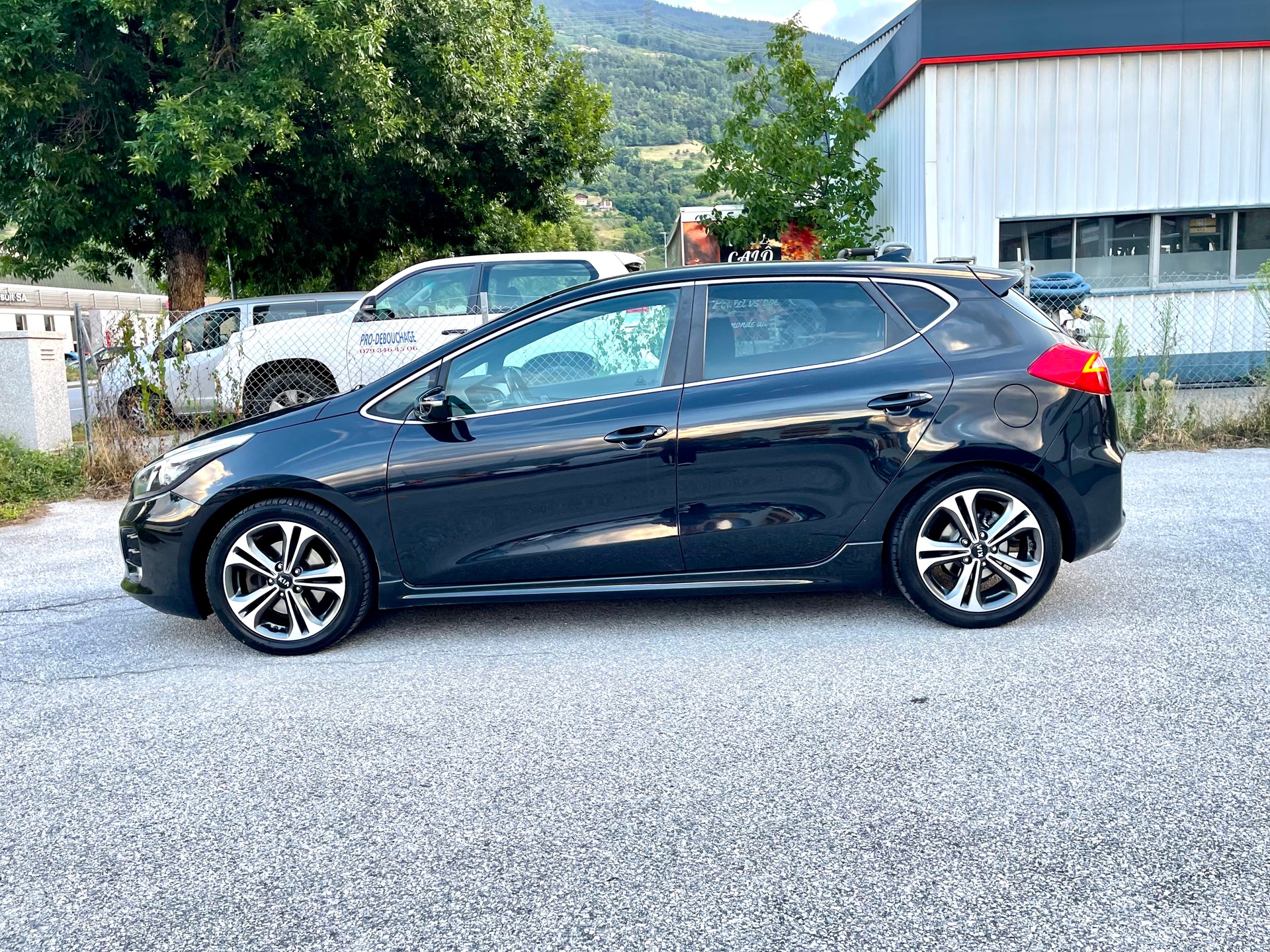 KIA Cee'd 1.6 CRDi Swiss Champion DCT-image-10
