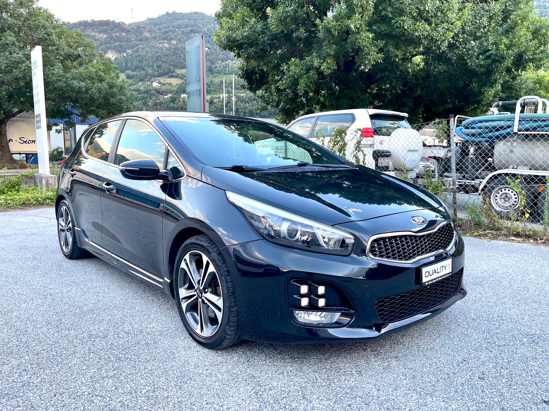 KIA Cee'd 1.6 CRDi Swiss Champion DCT-image-0