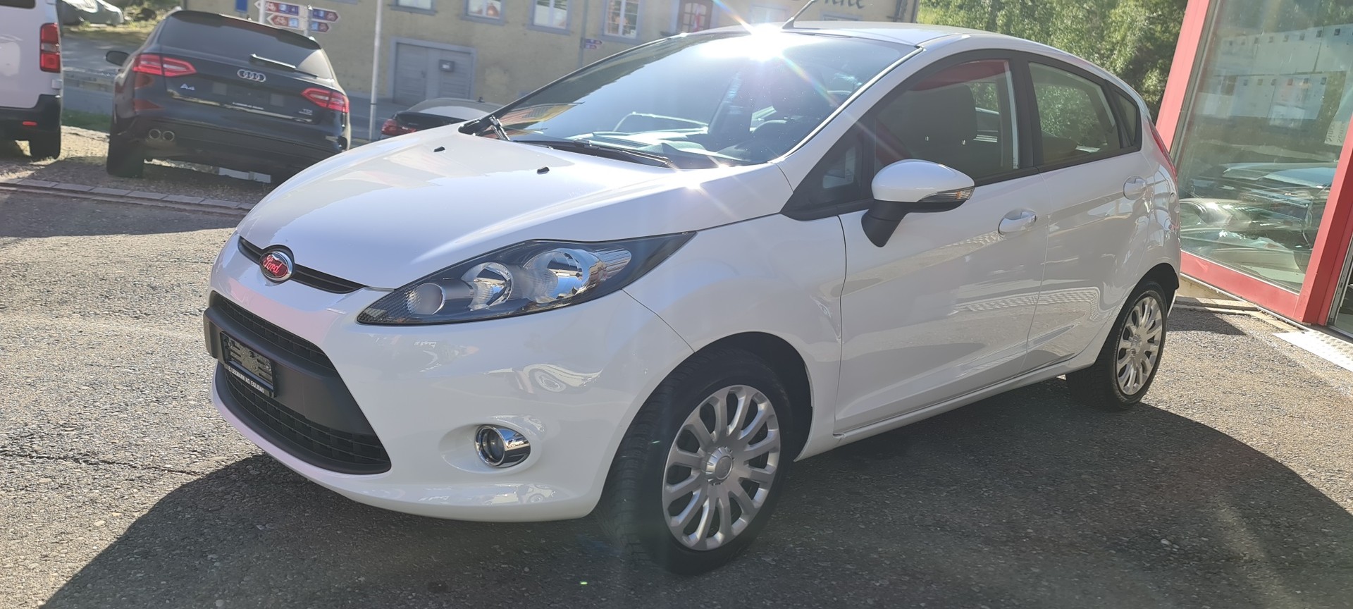 FORD Fiesta 1.4 16V Titanium Automatic-image-6