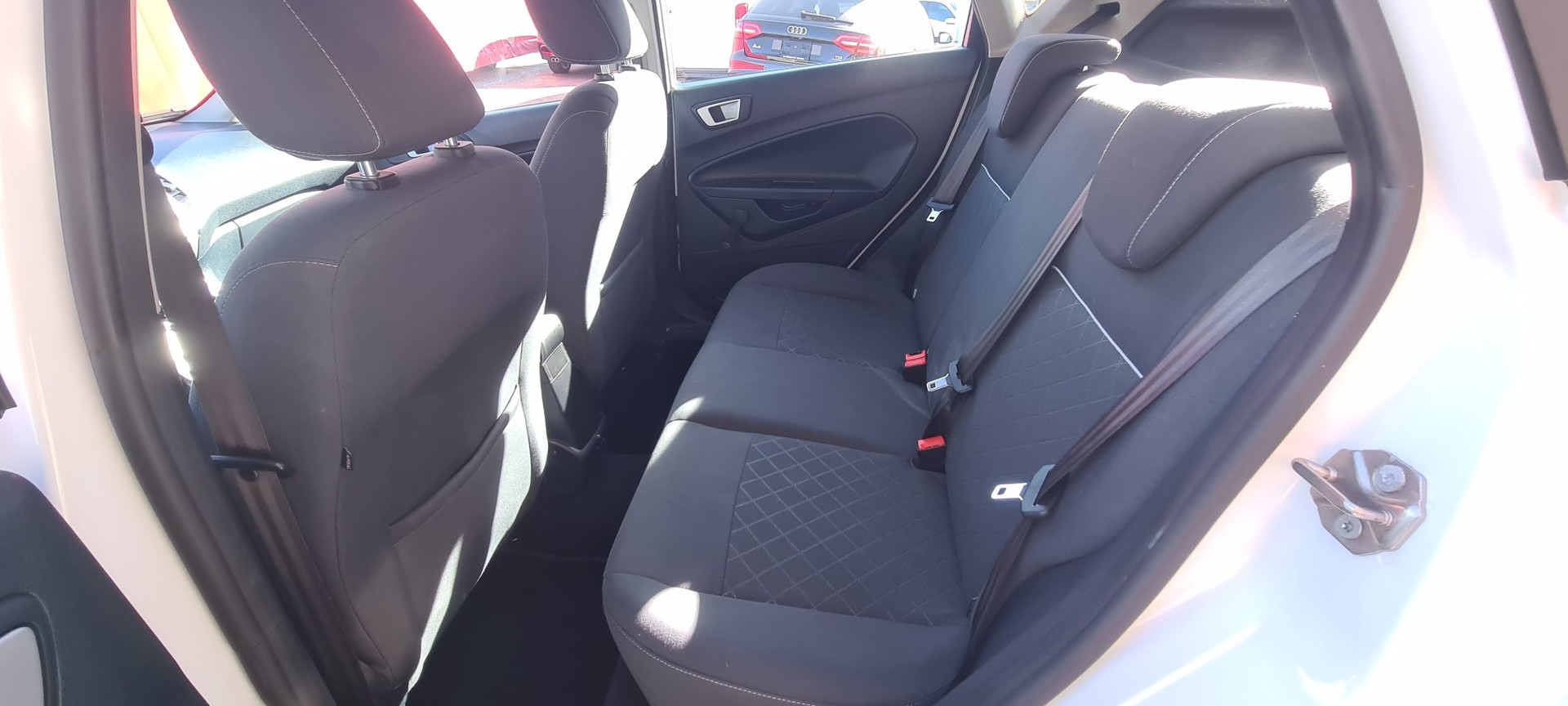 FORD Fiesta 1.4 16V Titanium Automatic-image-20