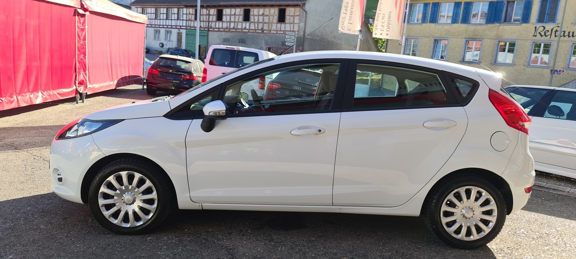 FORD Fiesta 1.4 16V Titanium Automatic-image-5