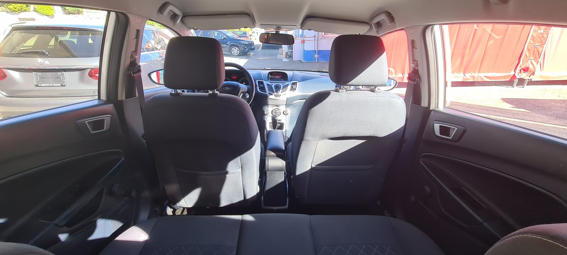 FORD Fiesta 1.4 16V Titanium Automatic-image-22