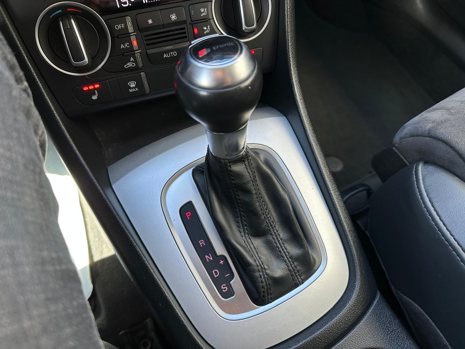 AUDI Q3 2.0 TDI quattro S-tronic-image-9
