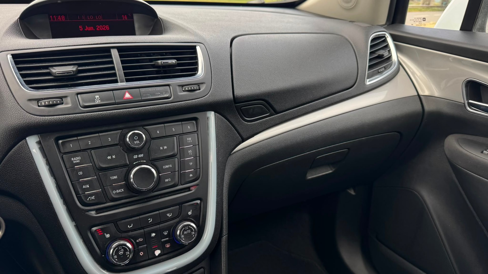 OPEL Mokka 1.7 CDTi Enjoy 2WD Automatic-image-9