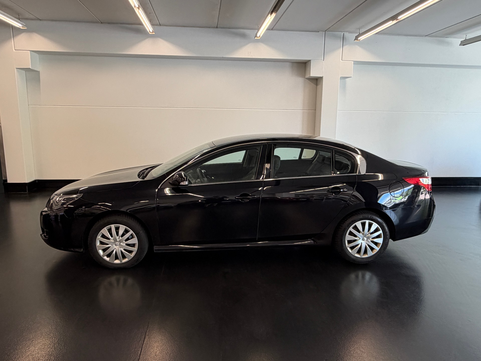 RENAULT Latitude 2.0 dCi Dynamique active-shift-image-4