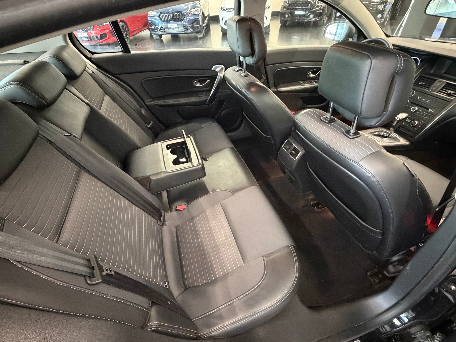 RENAULT Latitude 2.0 dCi Dynamique active-shift-image-13