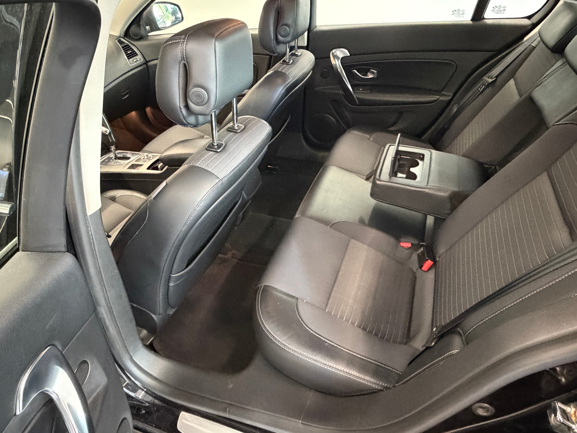 RENAULT Latitude 2.0 dCi Dynamique active-shift-image-12
