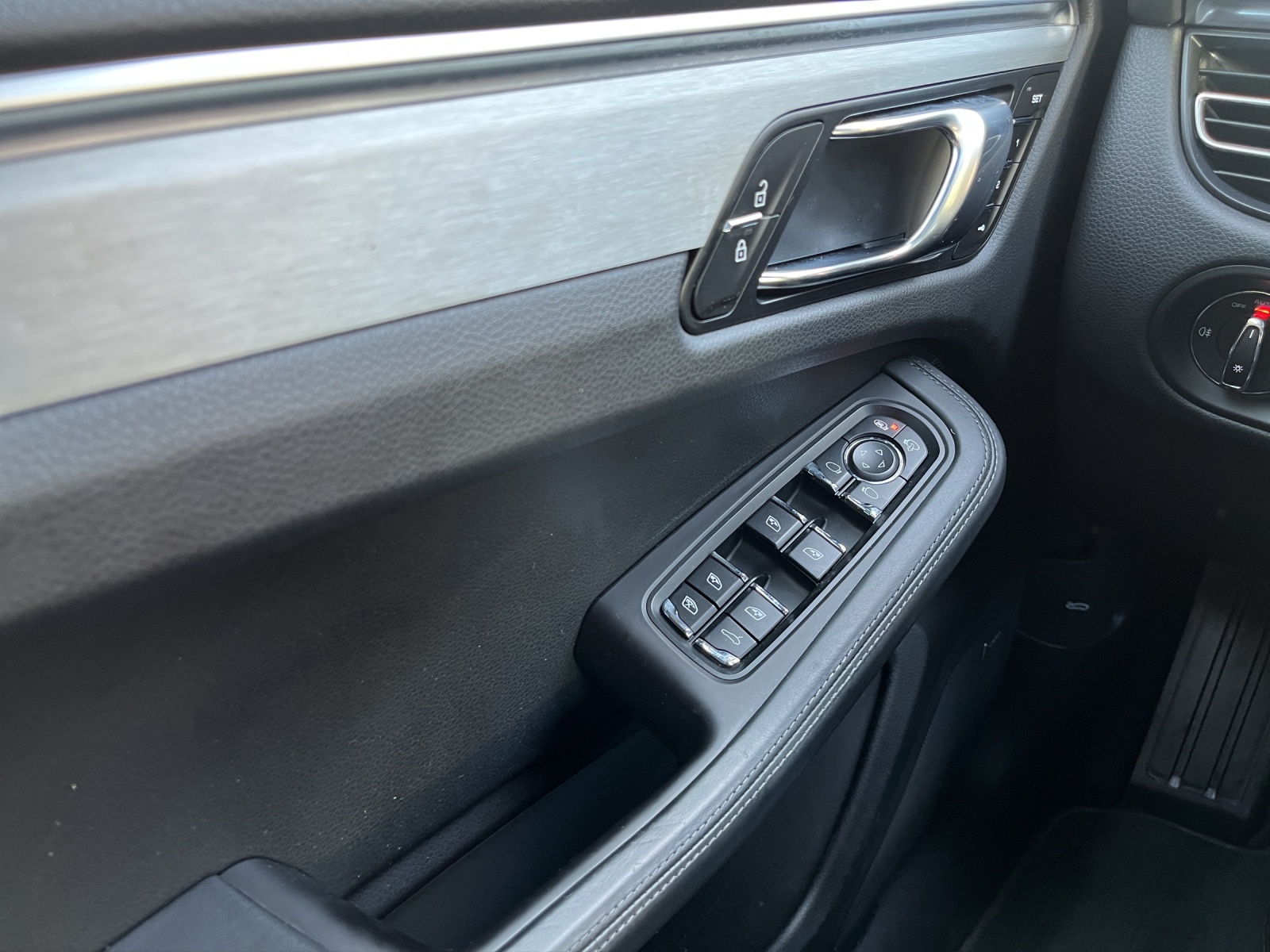 PORSCHE Macan GTS PDK-image-14