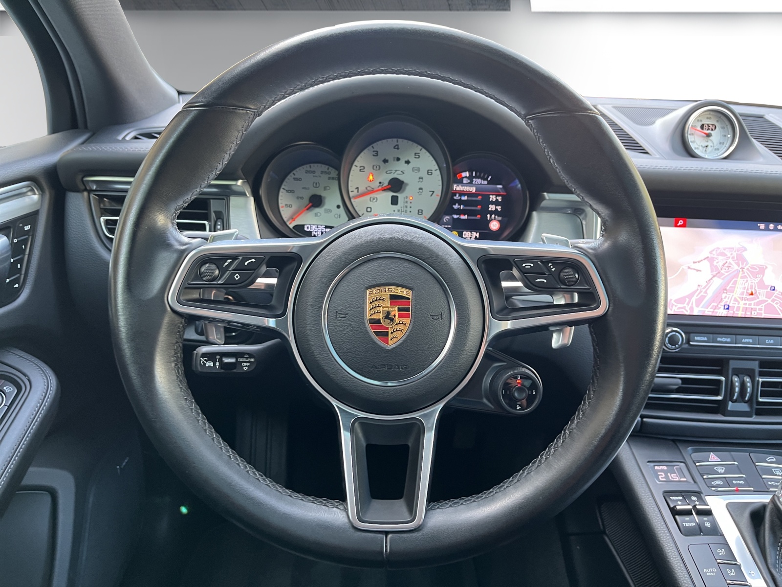 PORSCHE Macan GTS PDK-image-11