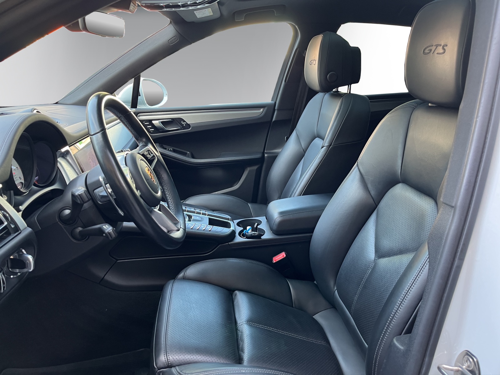 PORSCHE Macan GTS PDK-image-10
