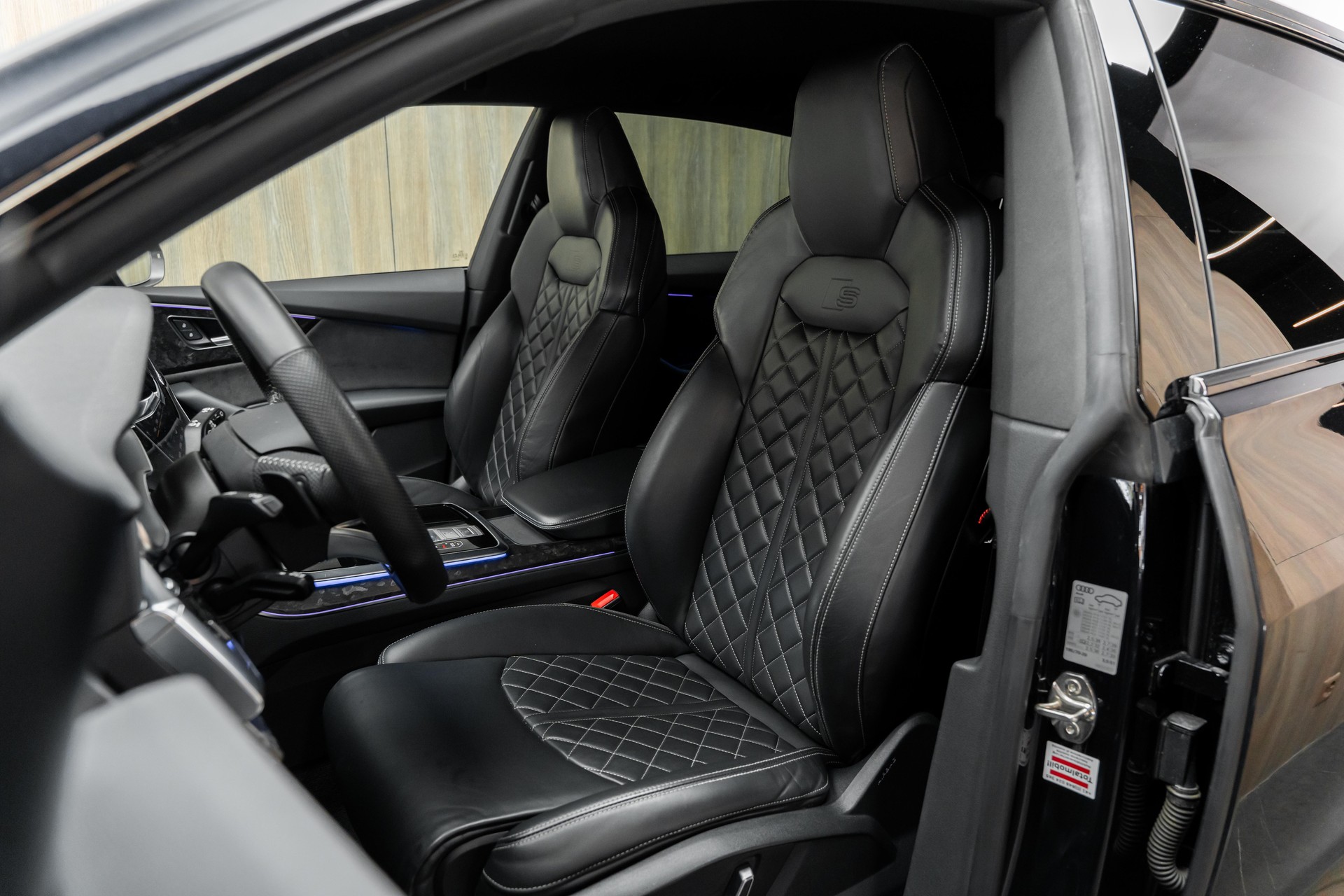 AUDI Q8 50 TDI quattro tiptronic-image-4