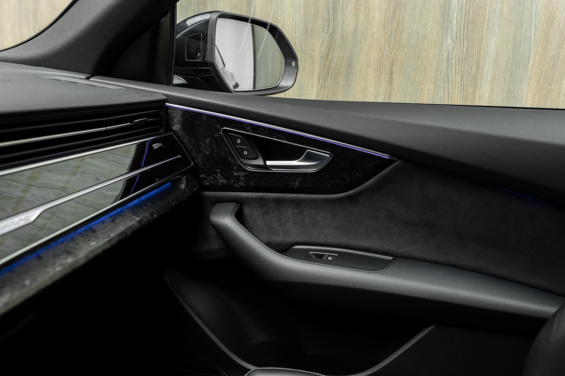 AUDI Q8 50 TDI quattro tiptronic-image-18
