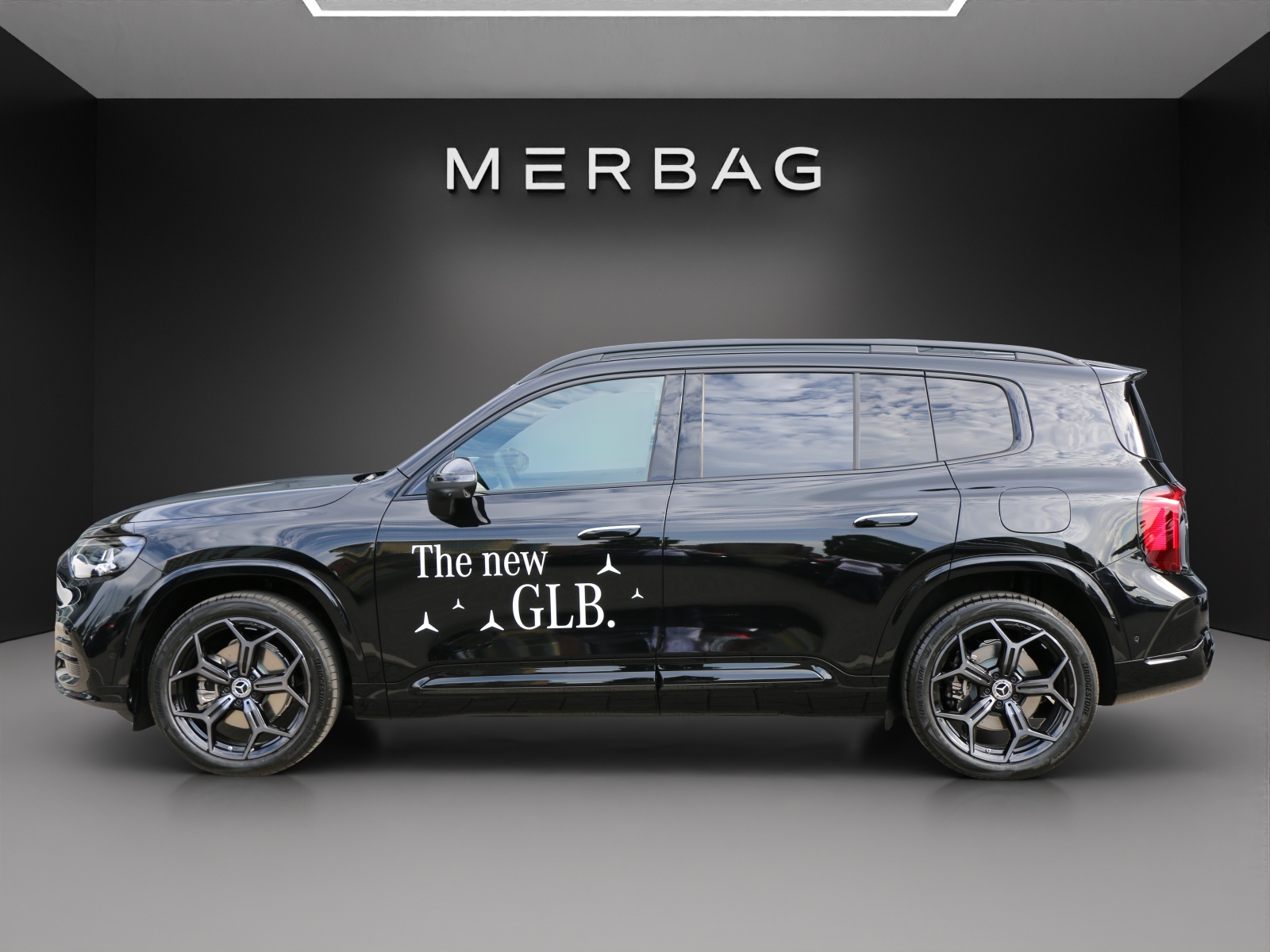MERCEDES-BENZ GLB 220 4MATIC-image-1