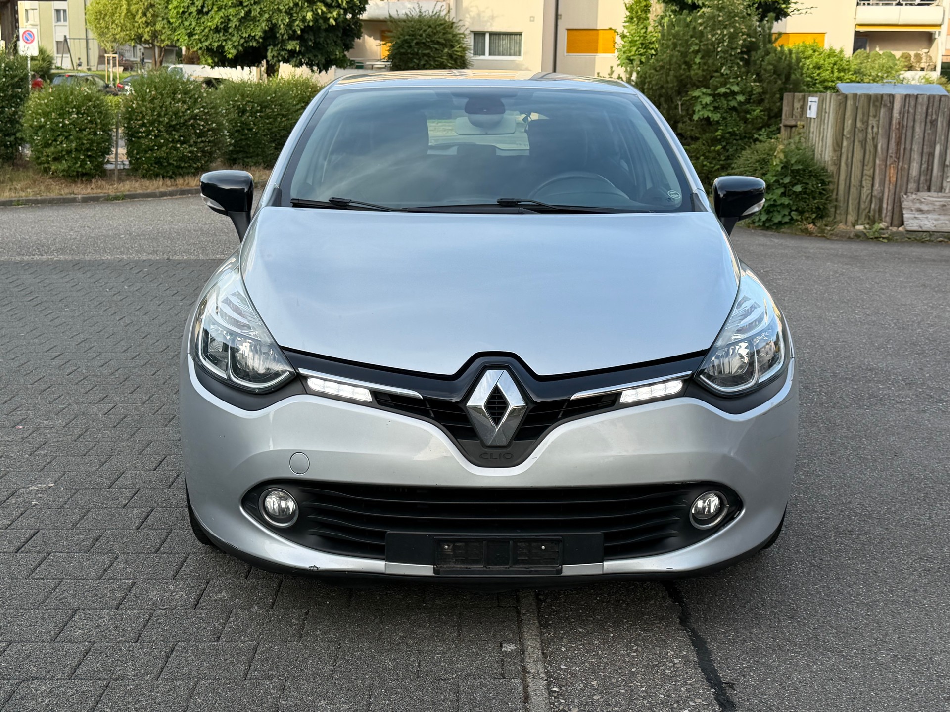 RENAULT Clio 1.5 dCi Swiss Edition-image-5