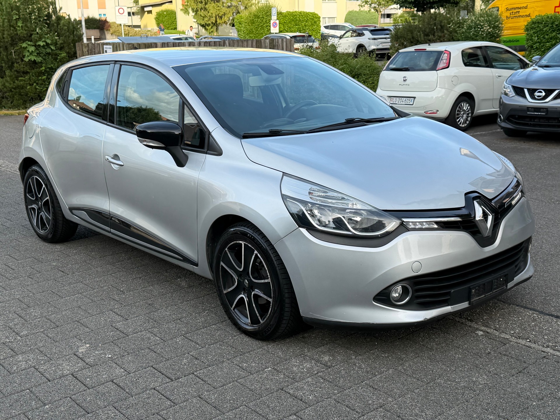 RENAULT Clio 1.5 dCi Swiss Edition-image-1