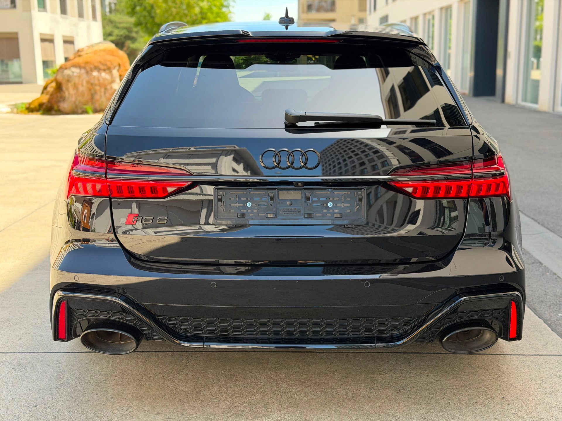 AUDI RS6 Avant 4.0 TFSI V8 quattro-image-8