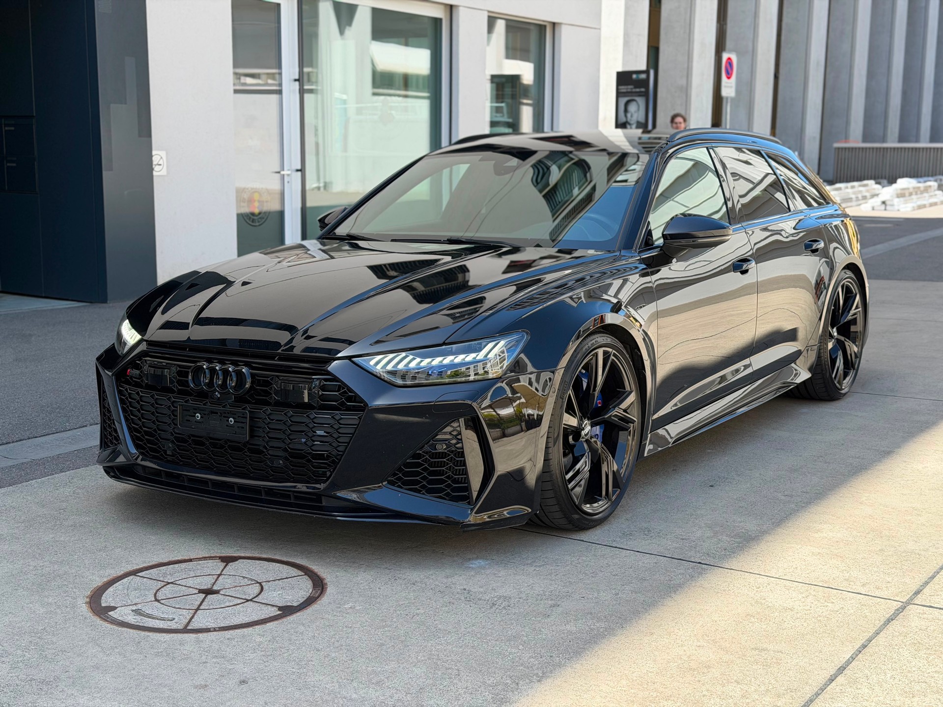 AUDI RS6 Avant 4.0 TFSI V8 quattro-image-1