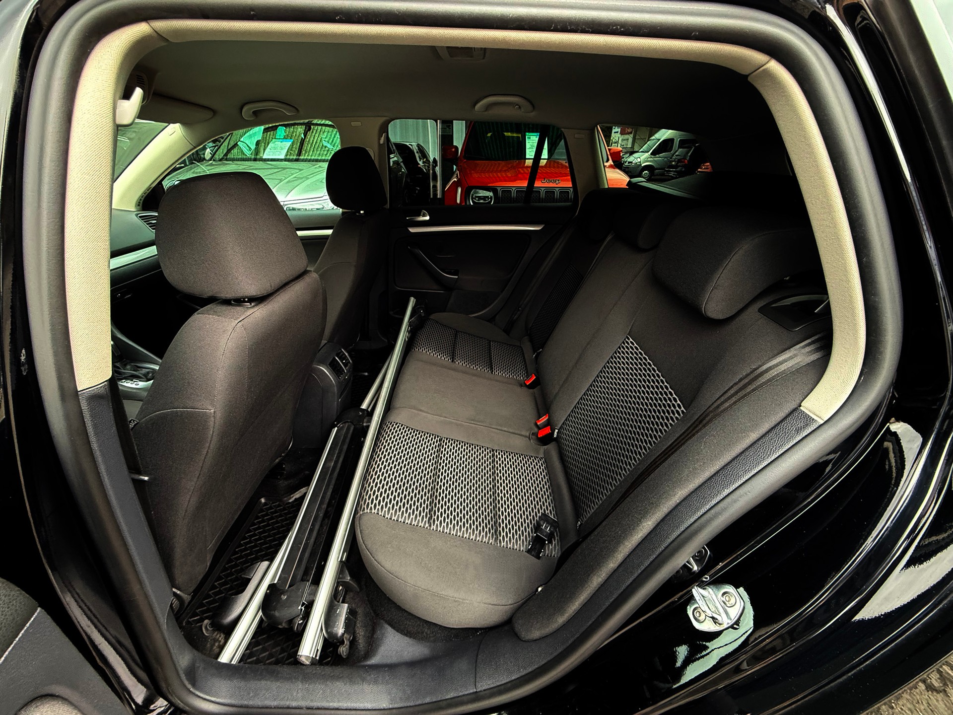 VW Golf Variant 1.2 TSI Trendline DSG-Automat-image-8
