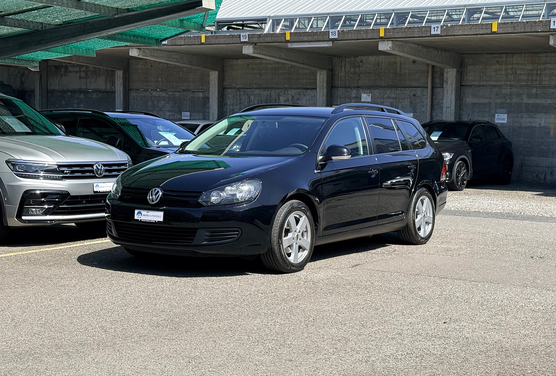 VW Golf Variant 1.2 TSI Trendline DSG-Automat-image-9