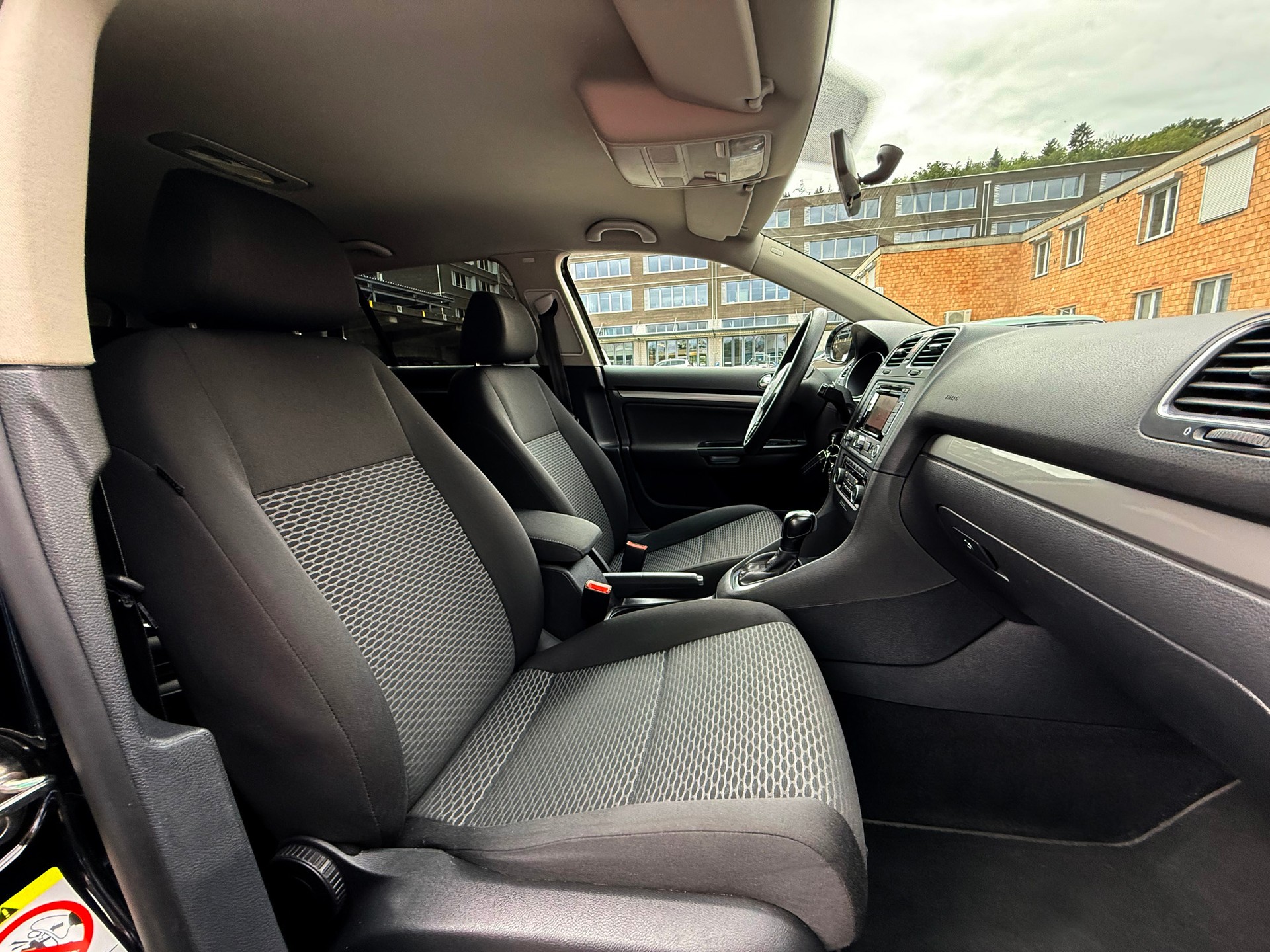 VW Golf Variant 1.2 TSI Trendline DSG-Automat-image-15