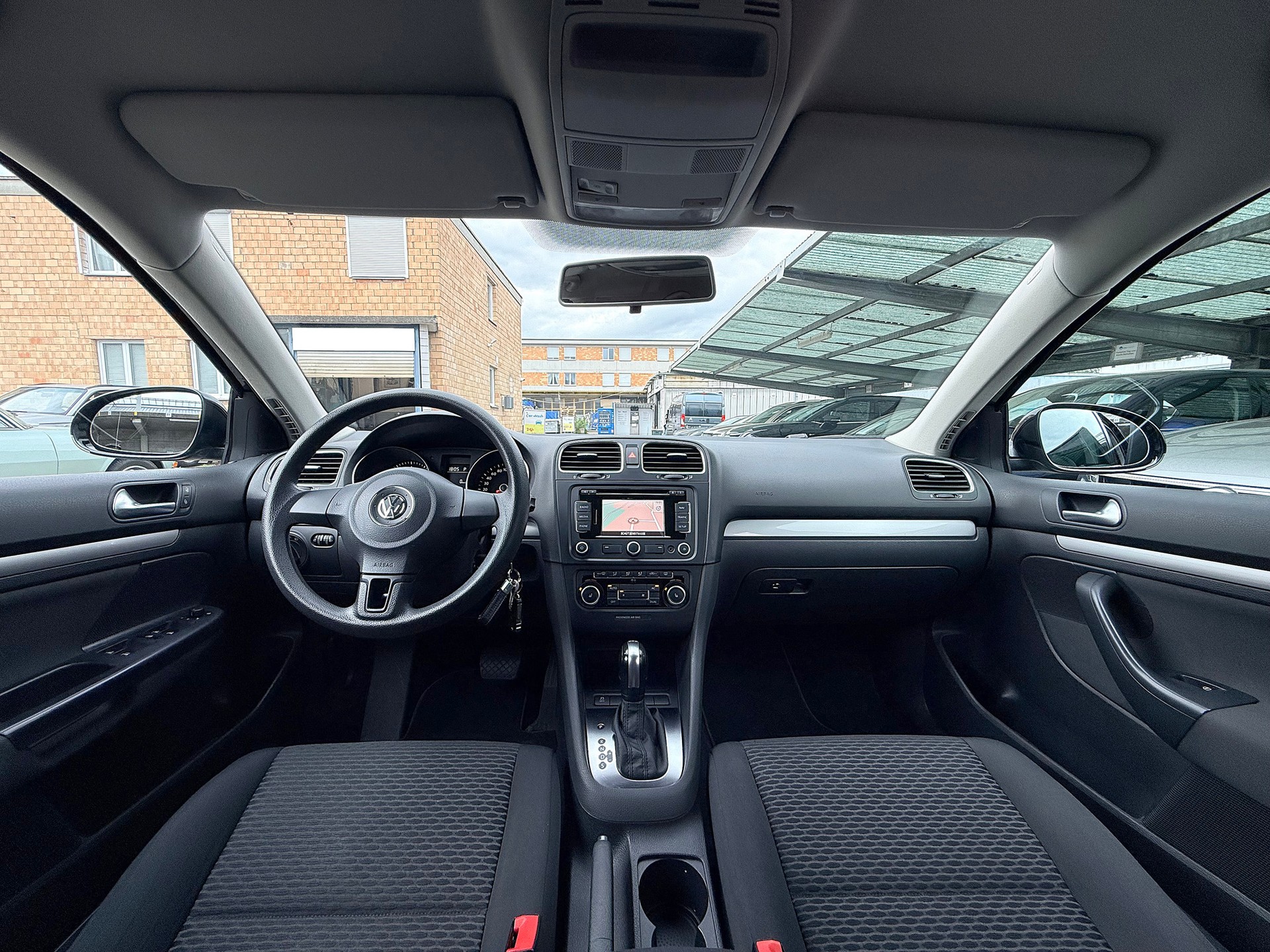 VW Golf Variant 1.2 TSI Trendline DSG-Automat-image-16