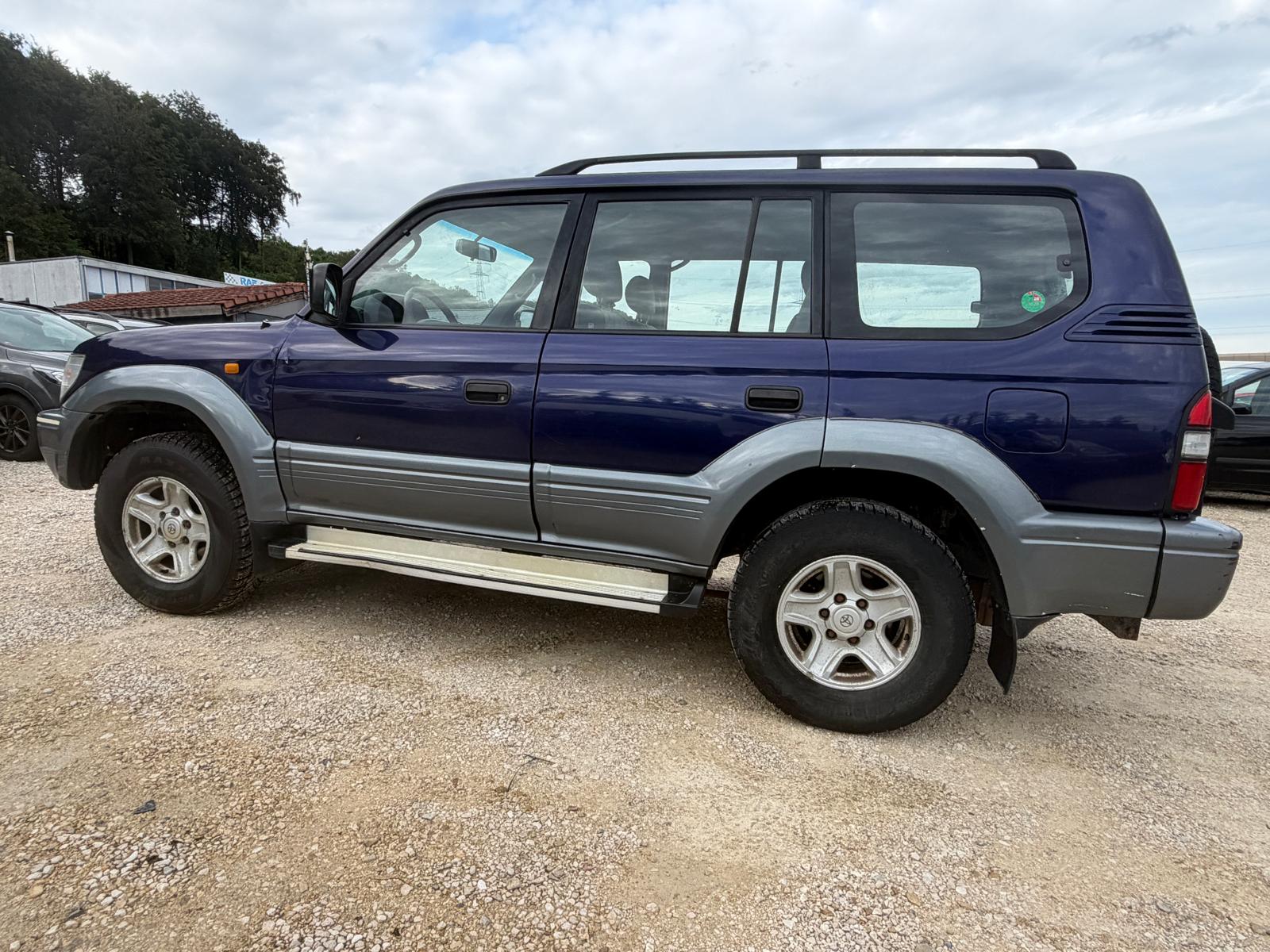 TOYOTA LAND CRUISER-image-3