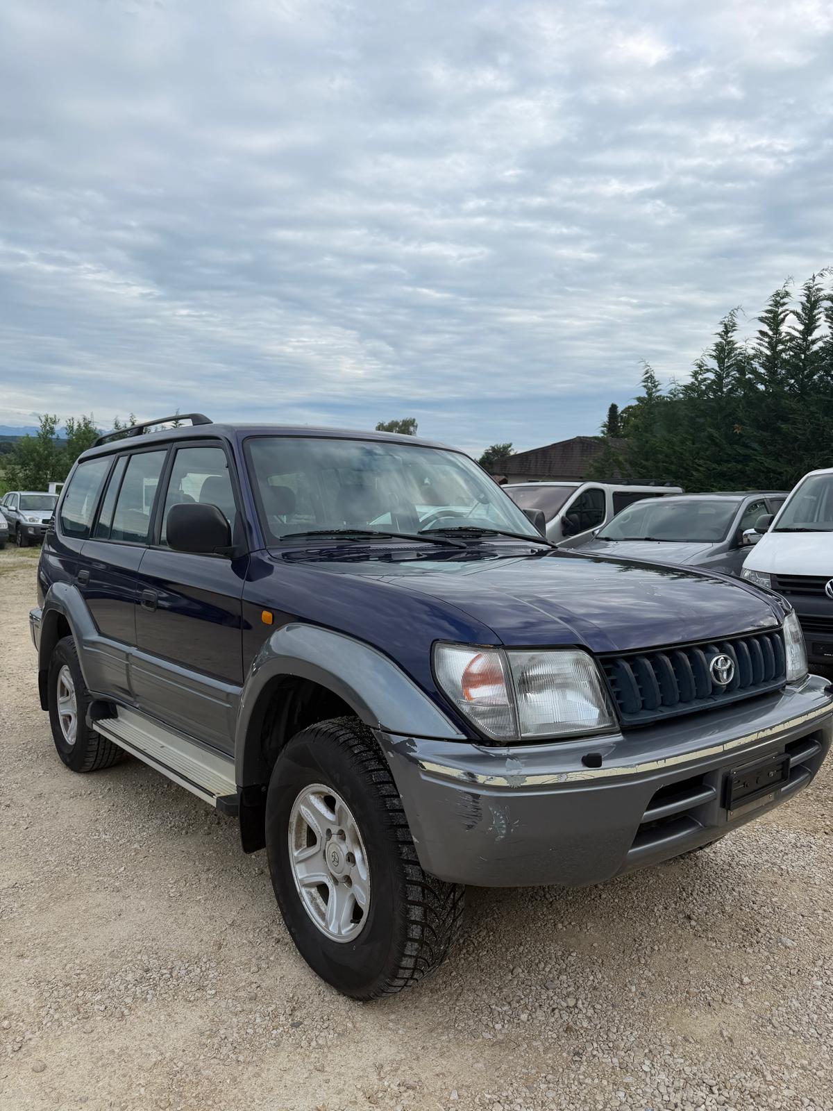 TOYOTA LAND CRUISER-image-0