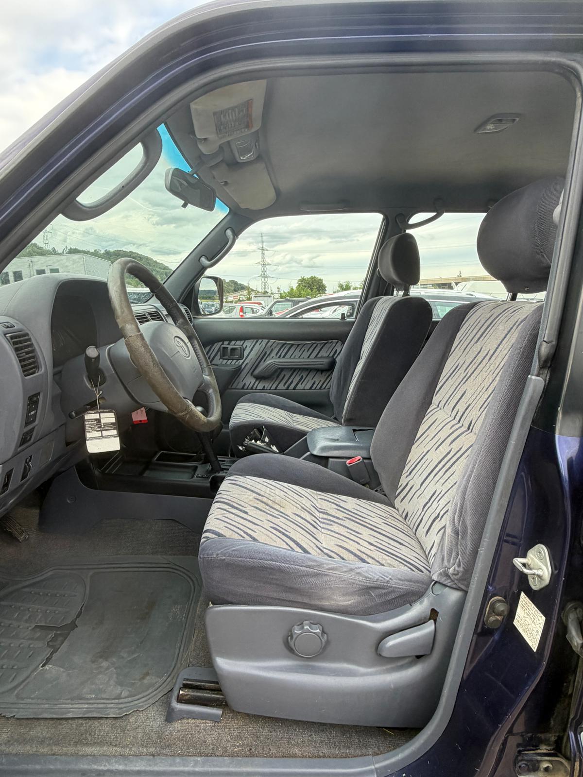 TOYOTA LAND CRUISER-image-8