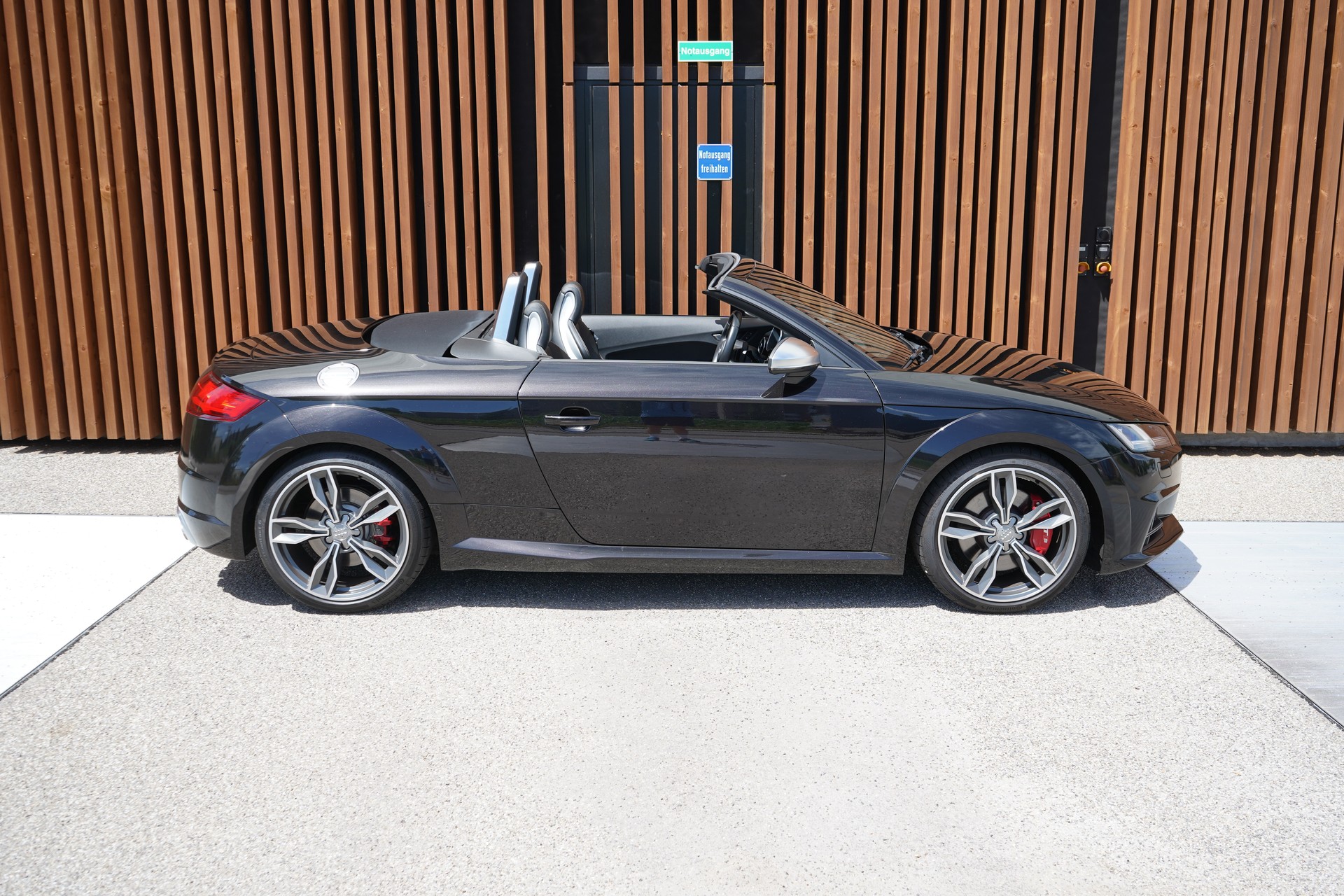 AUDI TTS ROADSTER 2.0 TFSI QUATT0RO S-TRONIC l 310 PS-image-4