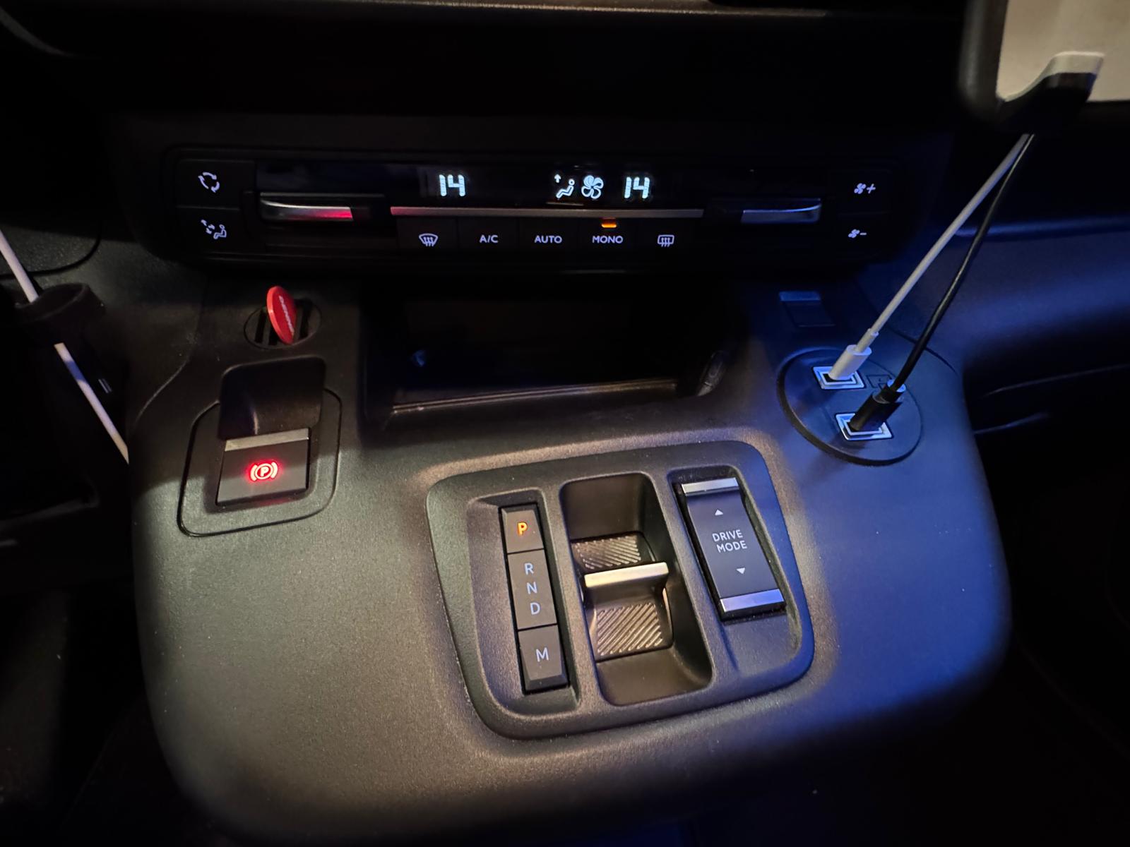 CITROEN Berlingo 1.5 BlueHDi Max EAT8-image-24