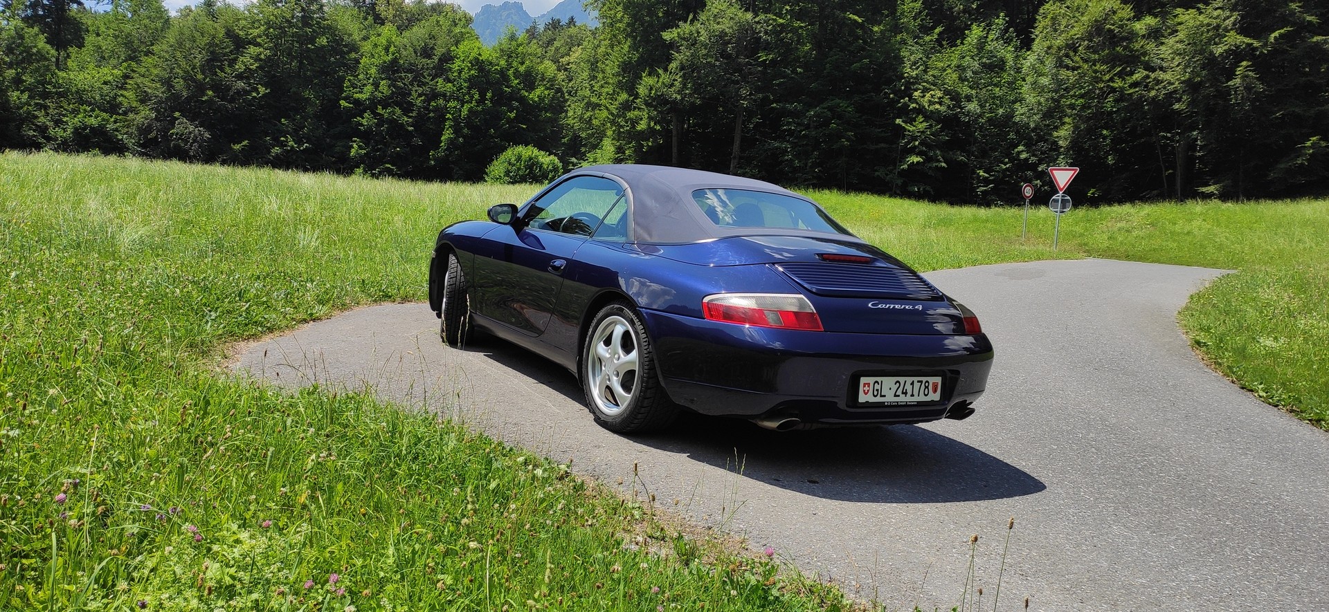 PORSCHE 3.4 Carrera 4-image-3