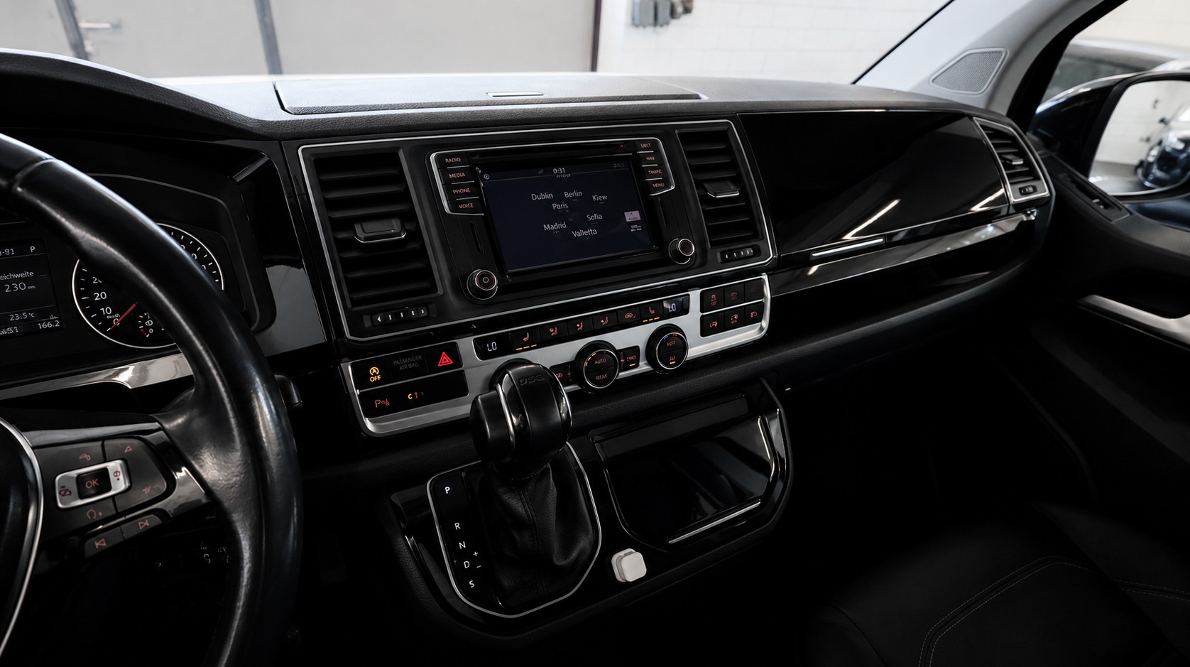VW T6 Multivan 2.0 Bi-TDI Highline 4Motion DSG-image-9