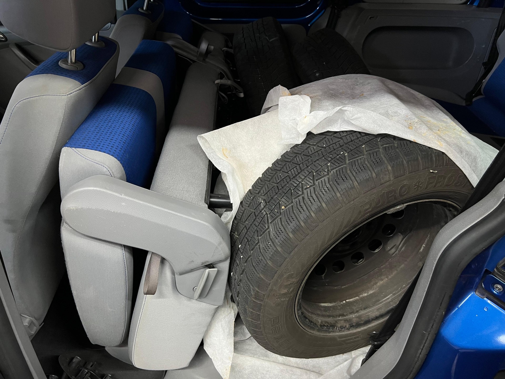 VW Caddy 2.0 EcoFuel-image-11