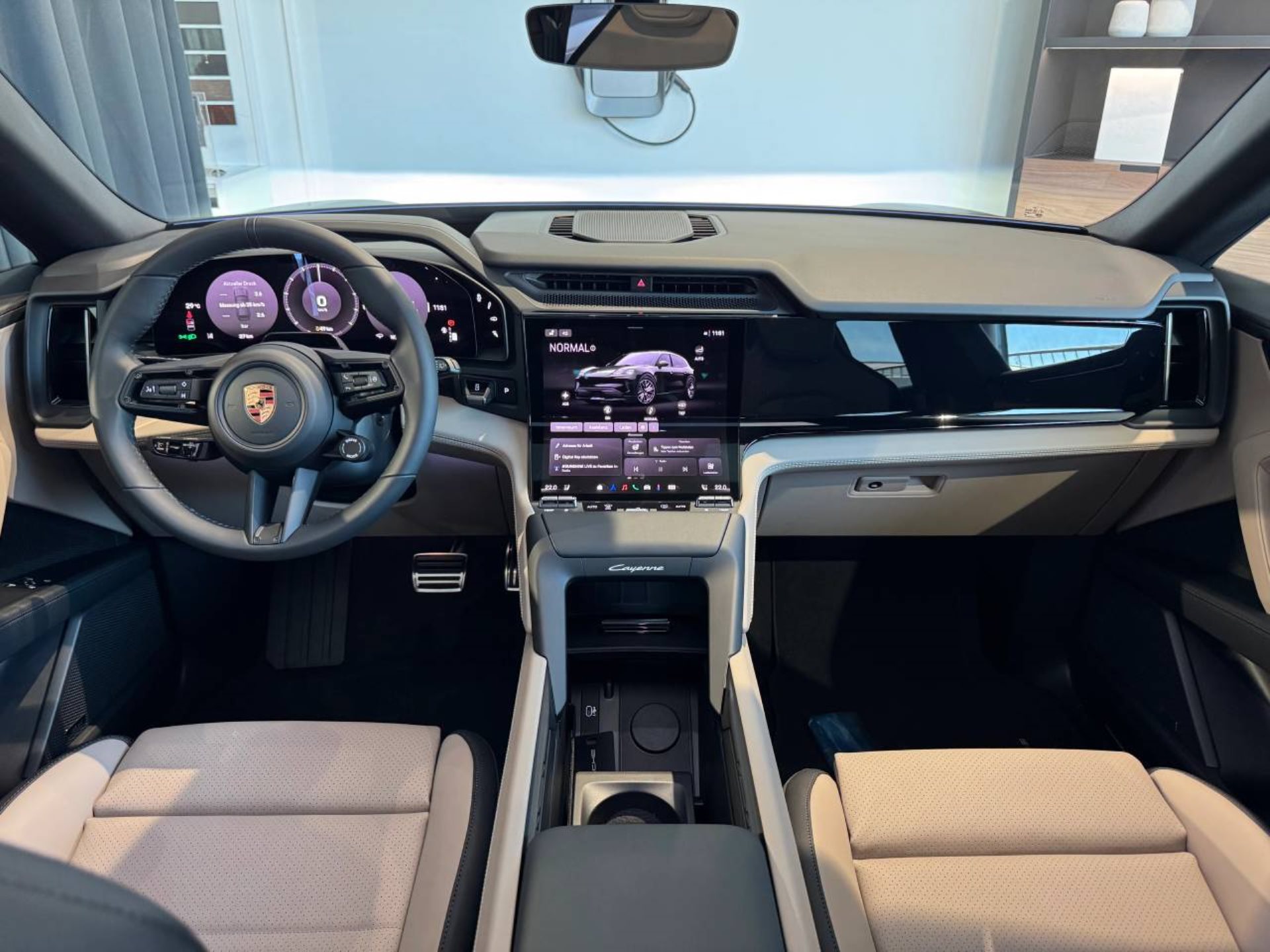 PORSCHE Cayenne Electric-image-16