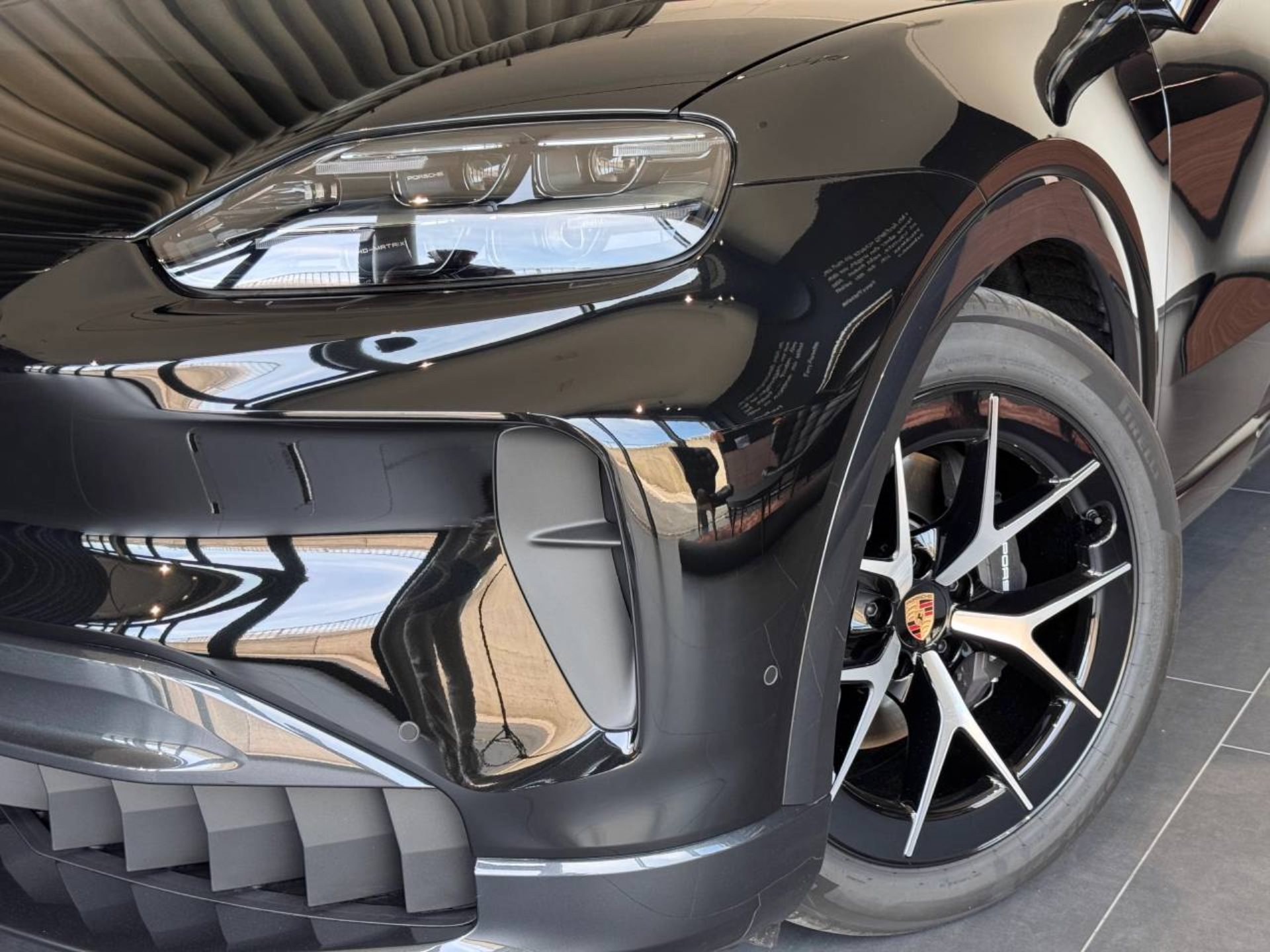 PORSCHE Cayenne Electric-image-31