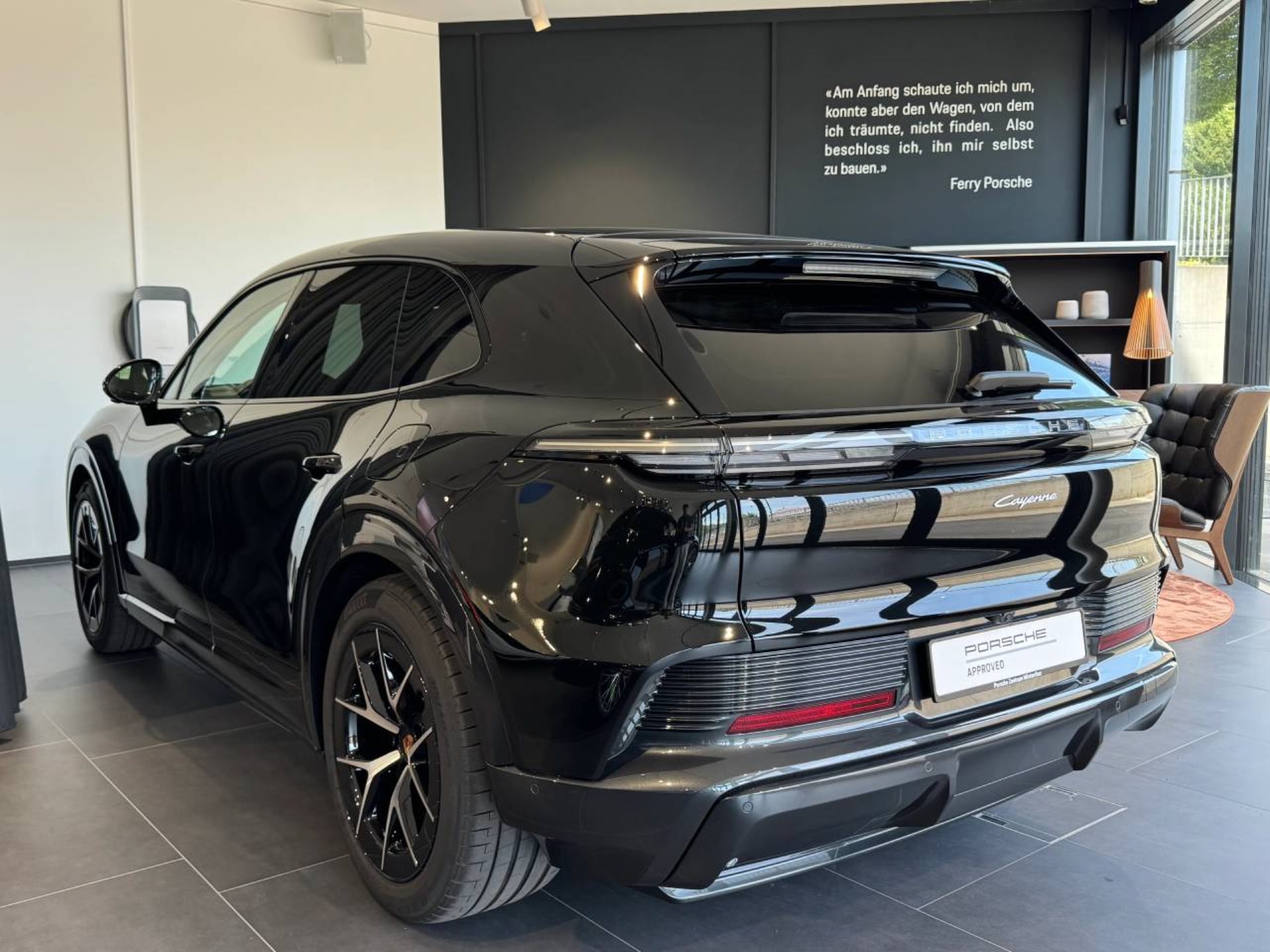 PORSCHE Cayenne Electric-image-2