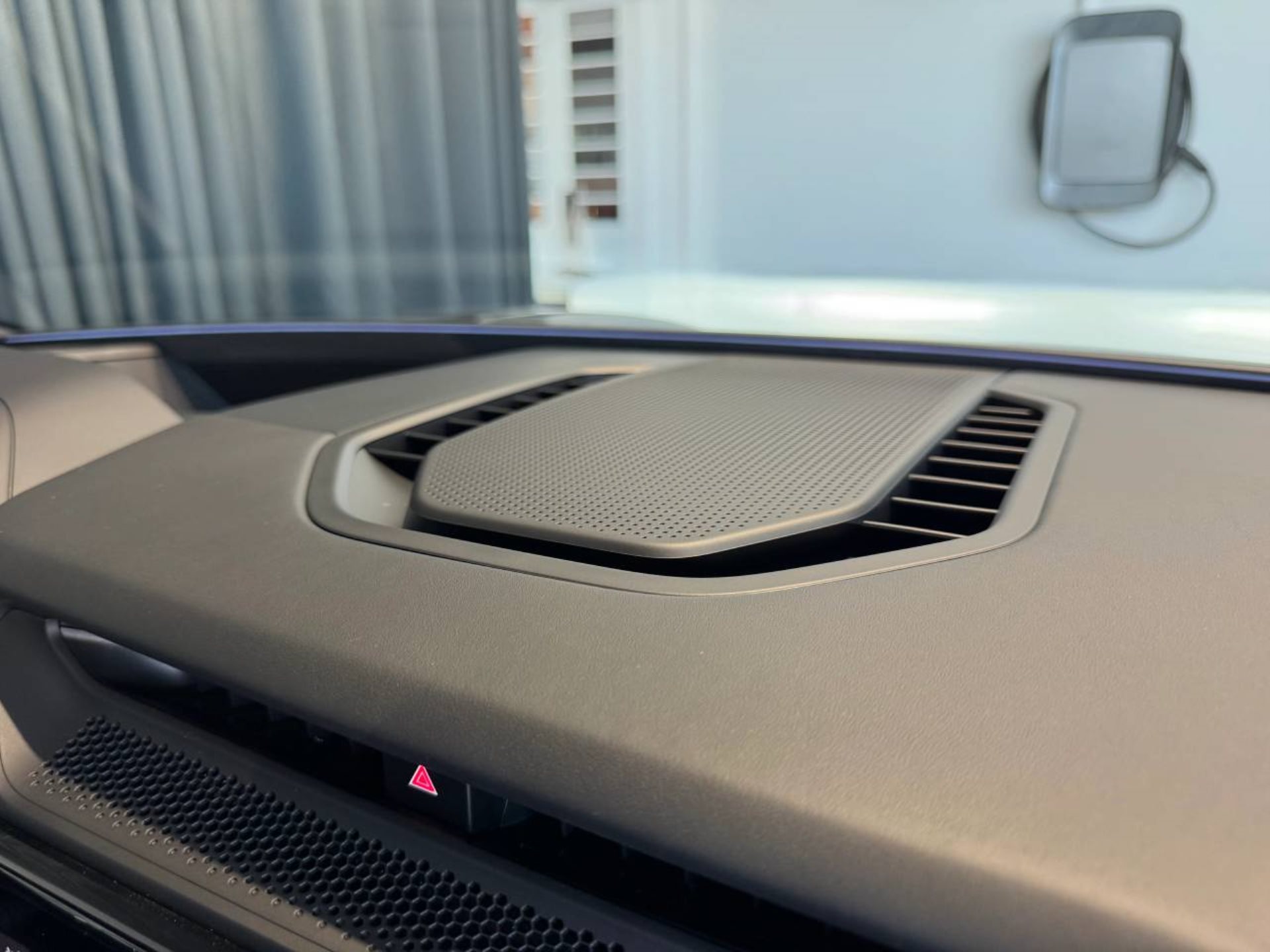 PORSCHE Cayenne Electric-image-22