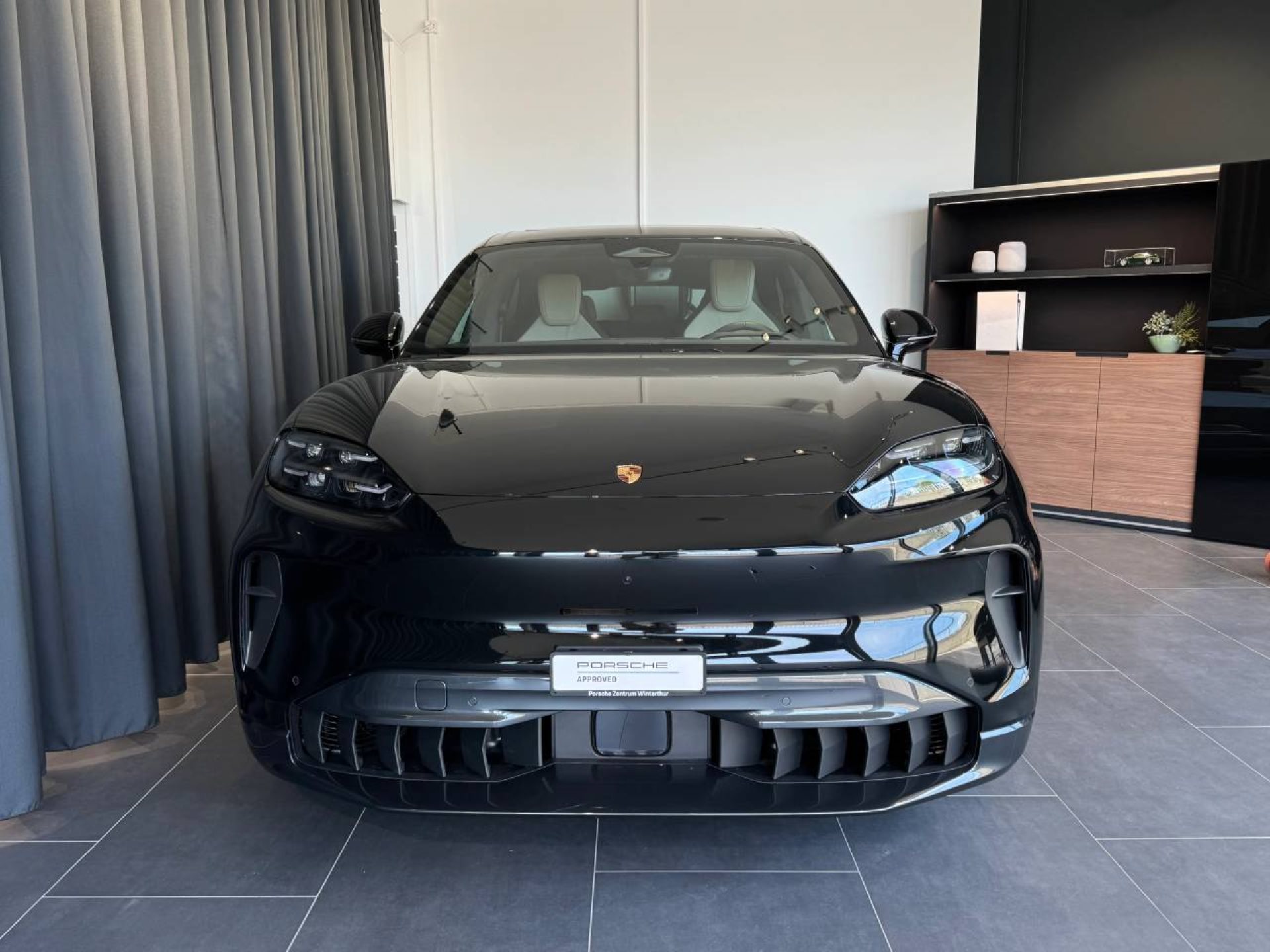 PORSCHE Cayenne Electric-image-9