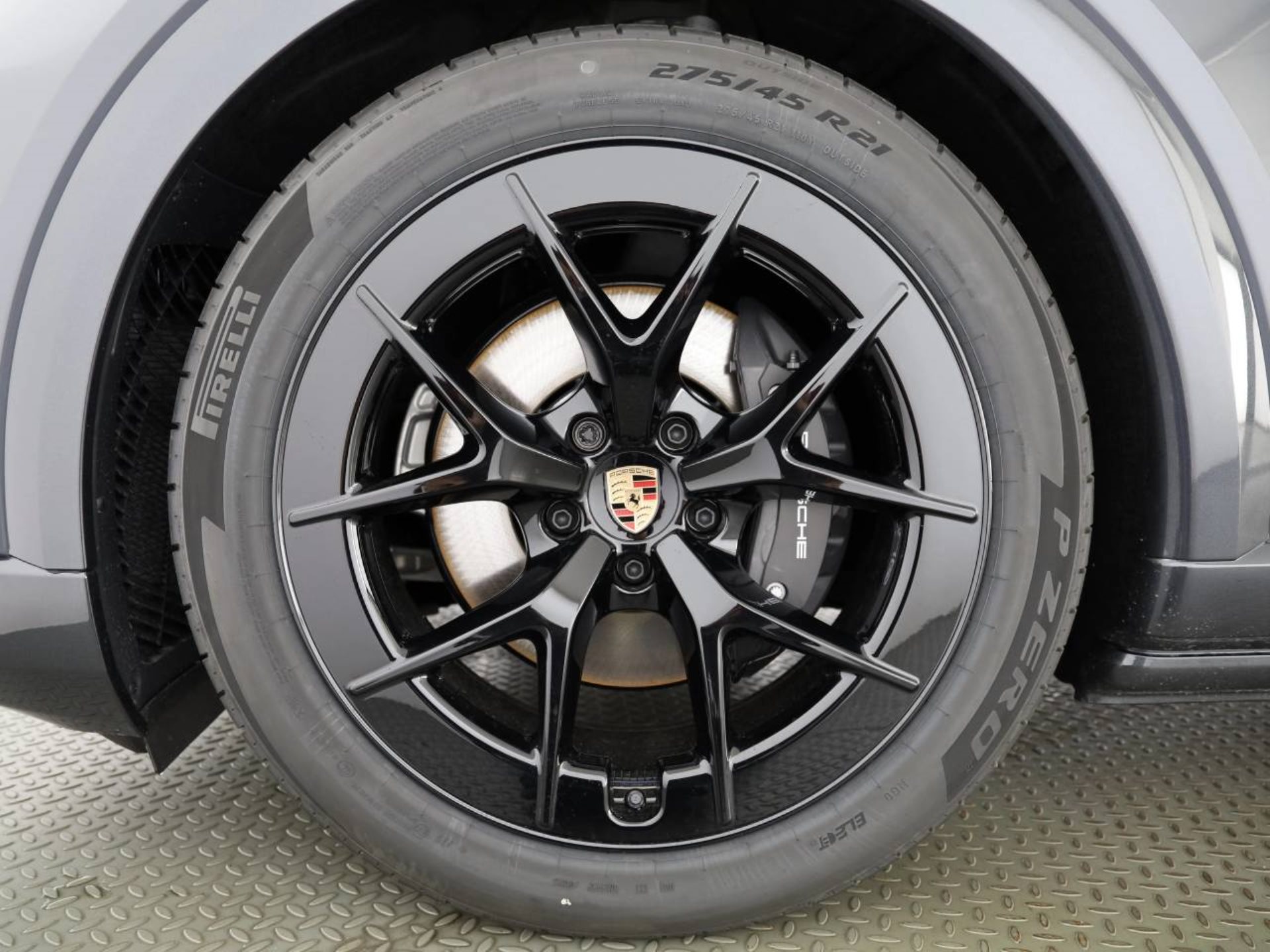 PORSCHE Cayenne Electric-image-8