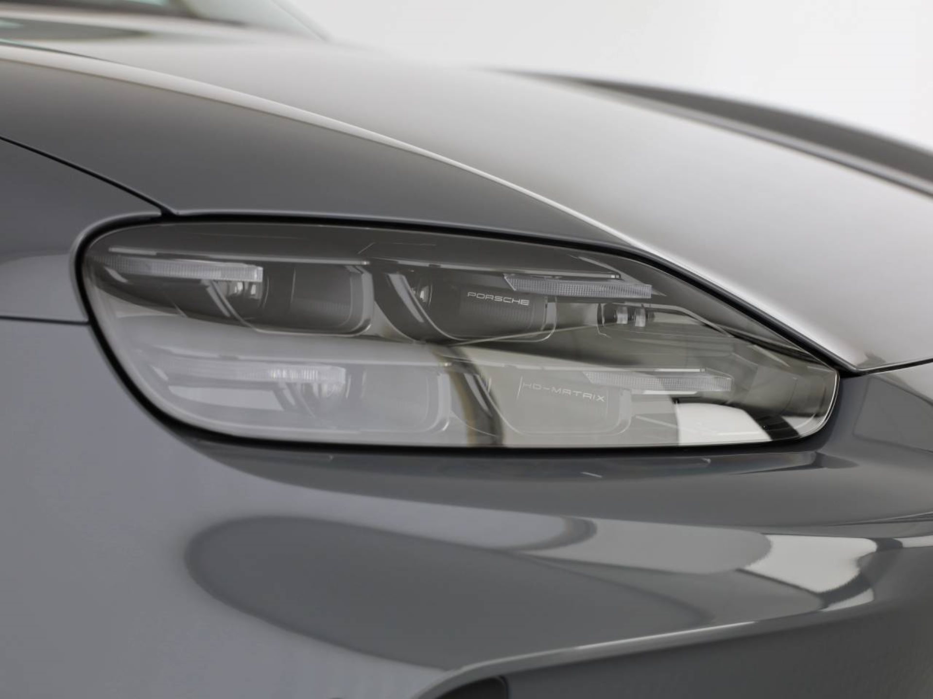 PORSCHE Cayenne Electric-image-7